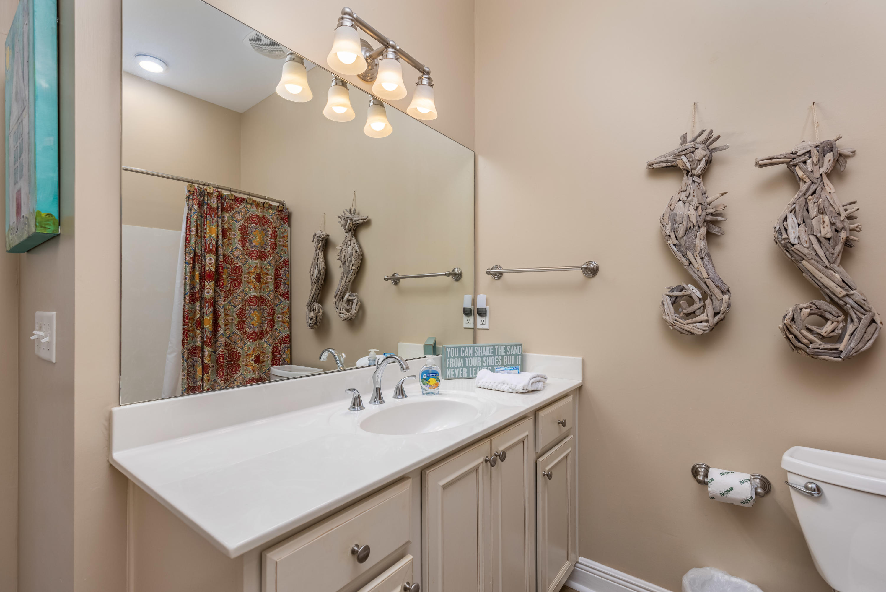 LEEWARD CONDO - Residential