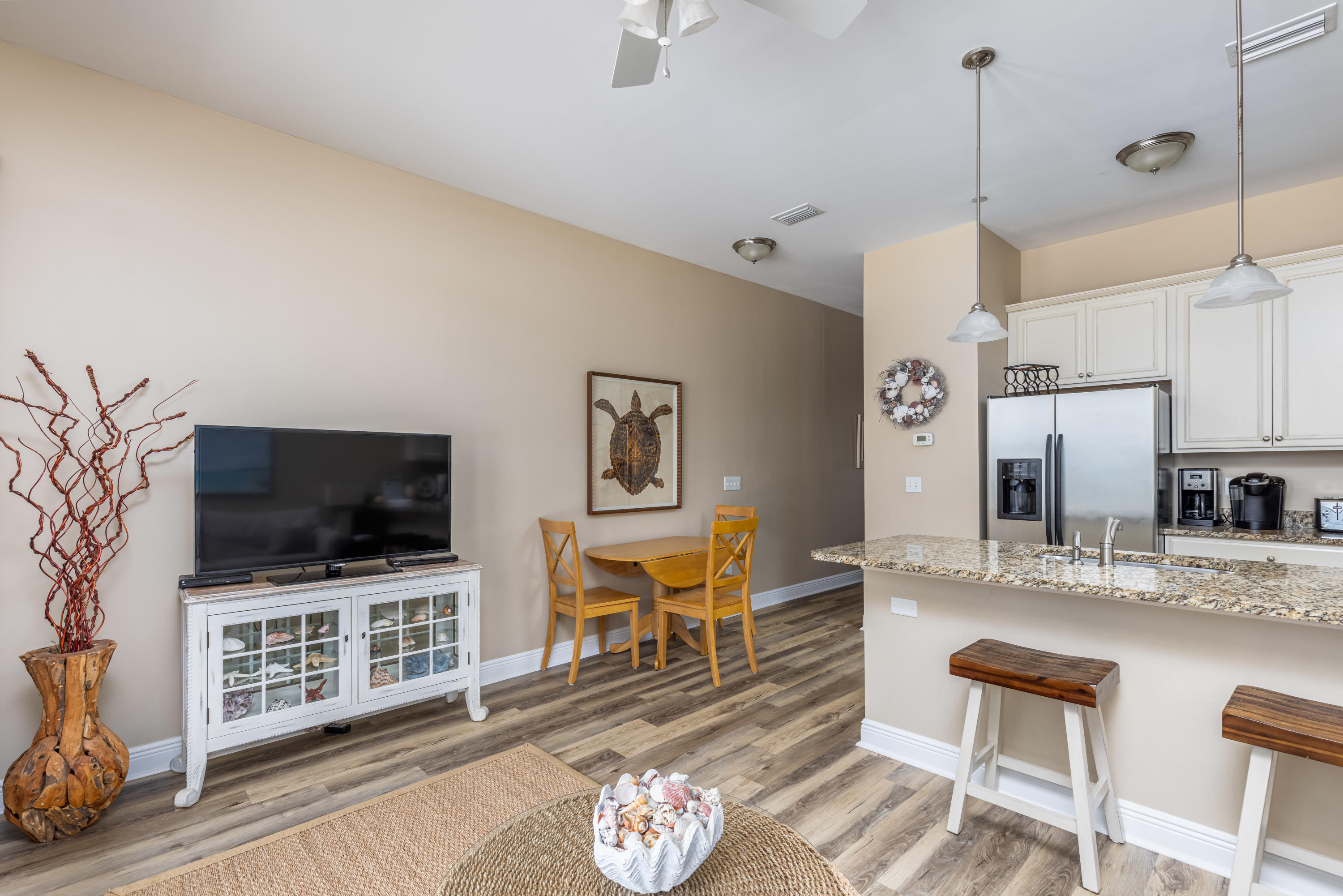 LEEWARD CONDO - Residential