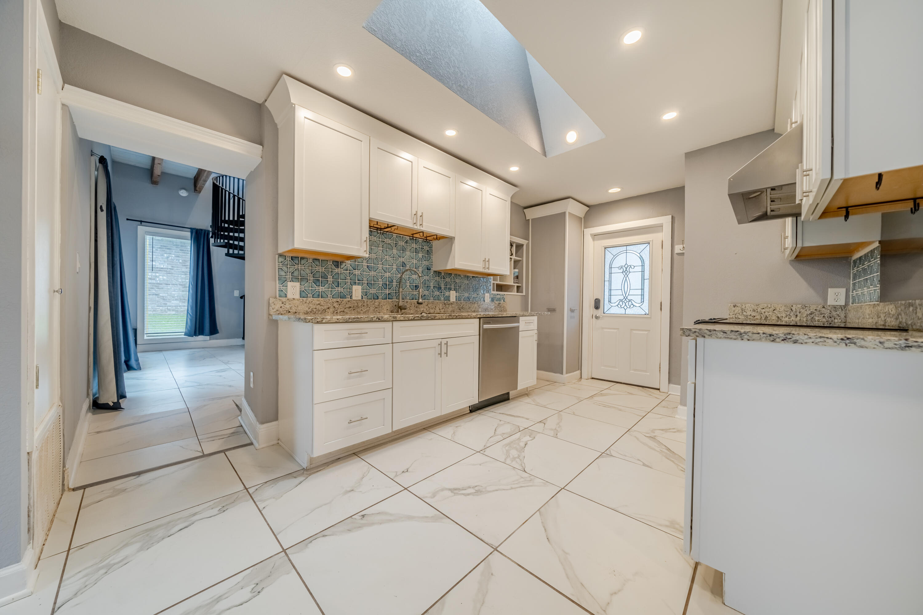 OMNI OAKS - Residential