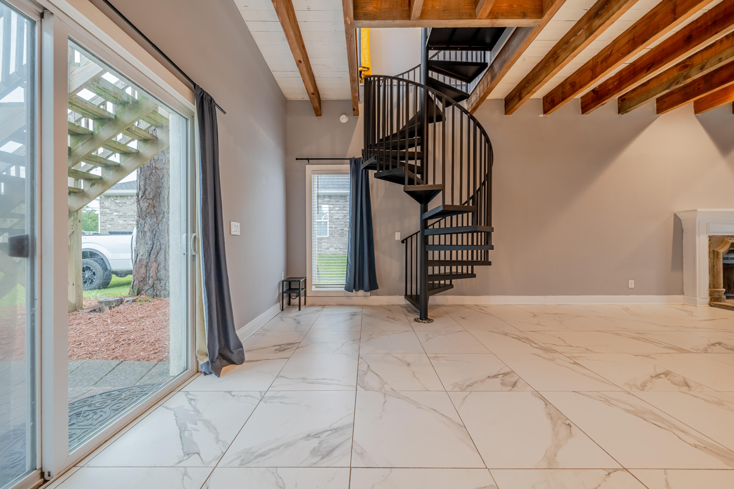 OMNI OAKS - Residential