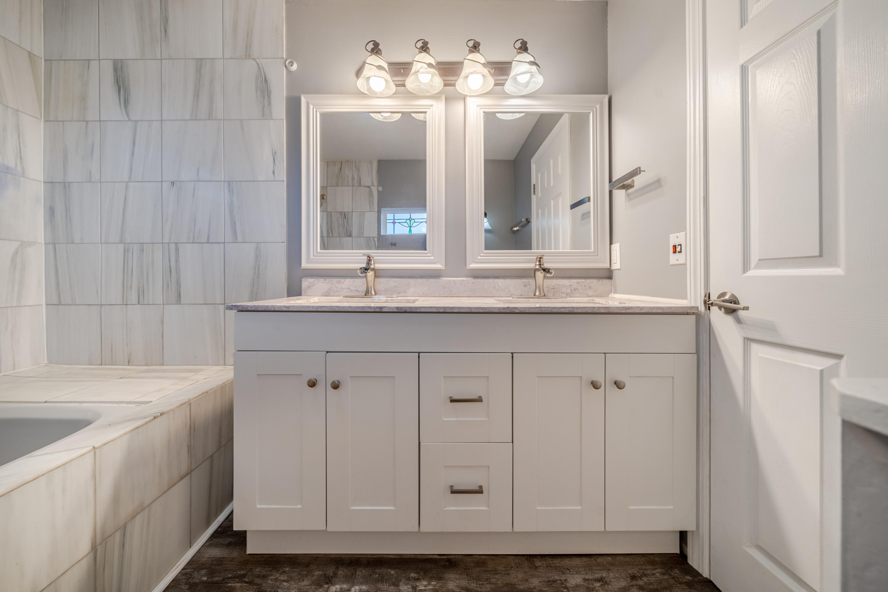 OMNI OAKS - Residential