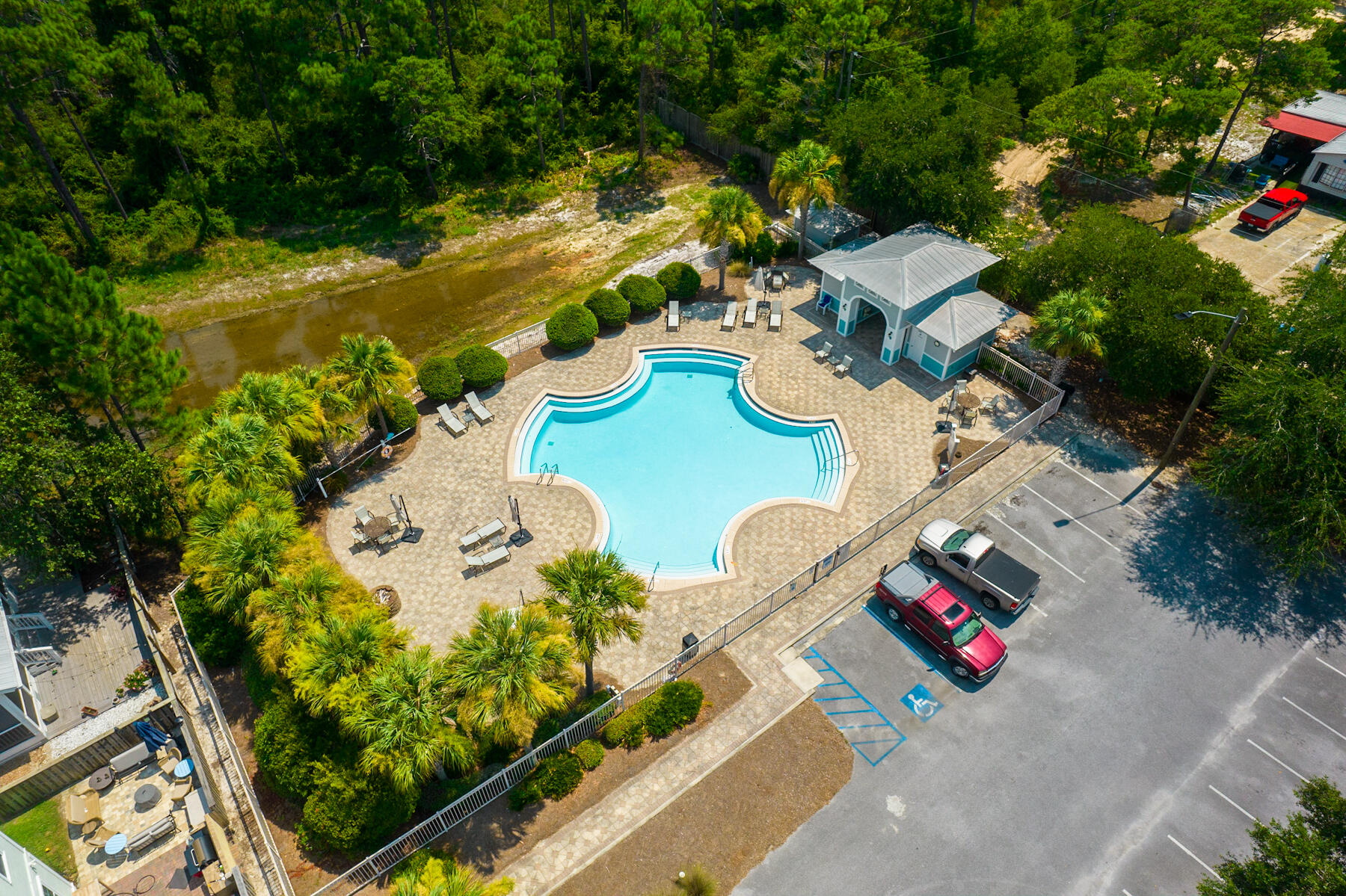 PARADISE GROVE - Residential