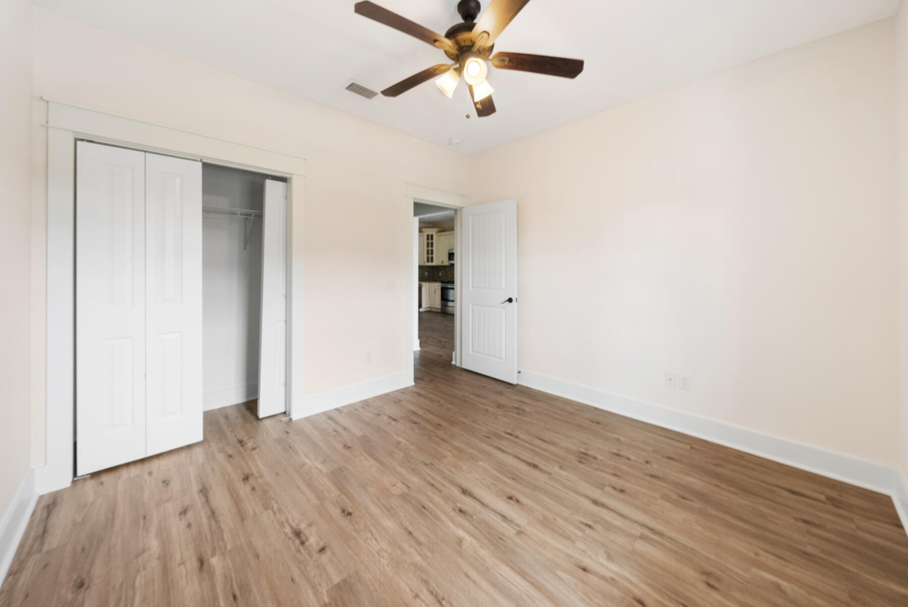 PARADISE GROVE - Residential