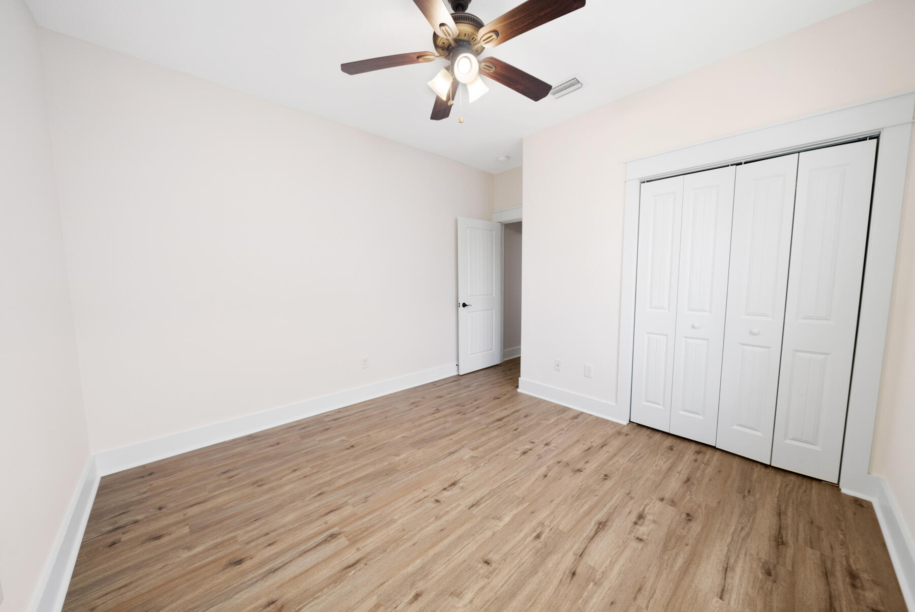 PARADISE GROVE - Residential