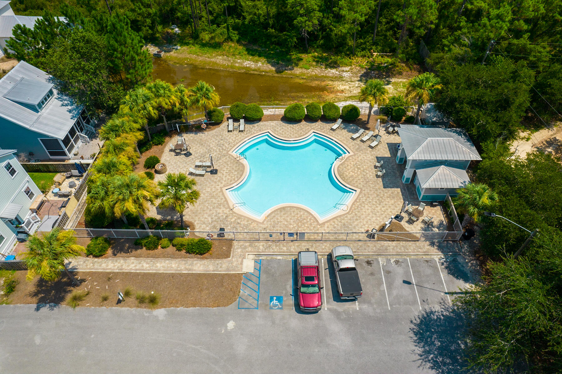 PARADISE GROVE - Residential