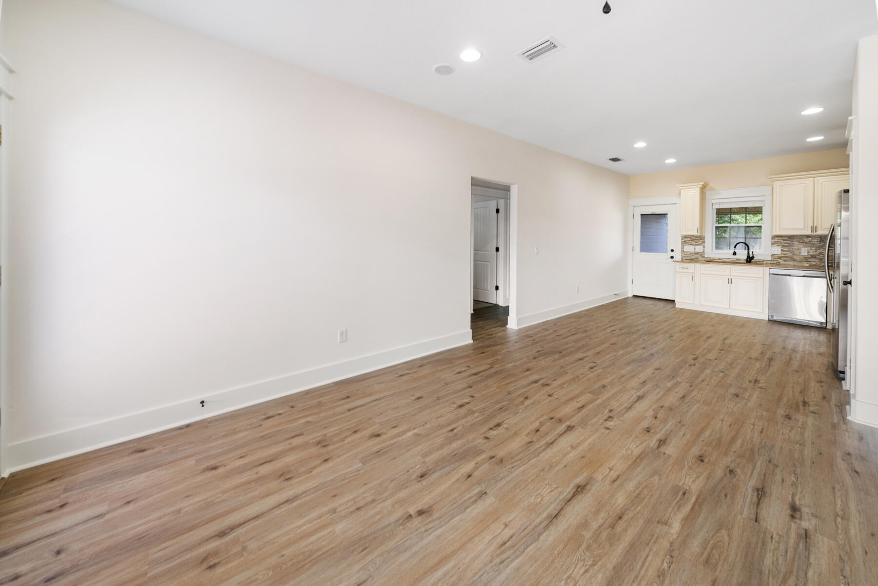 PARADISE GROVE - Residential