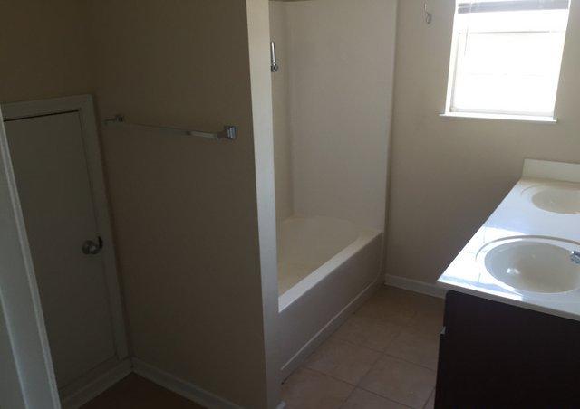 BRANDON OAKS 2ND ADD - Residential