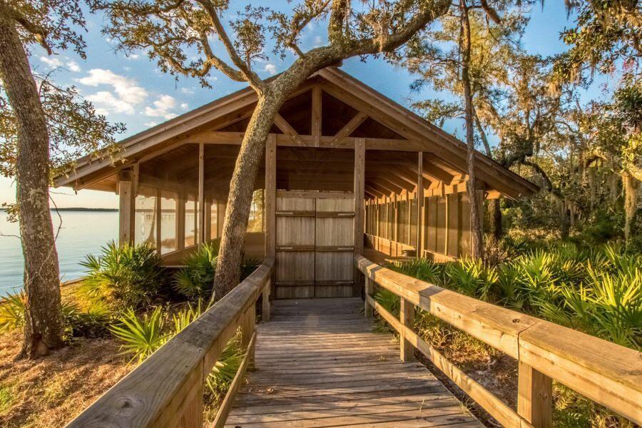 HAMMOCK BAY - Land