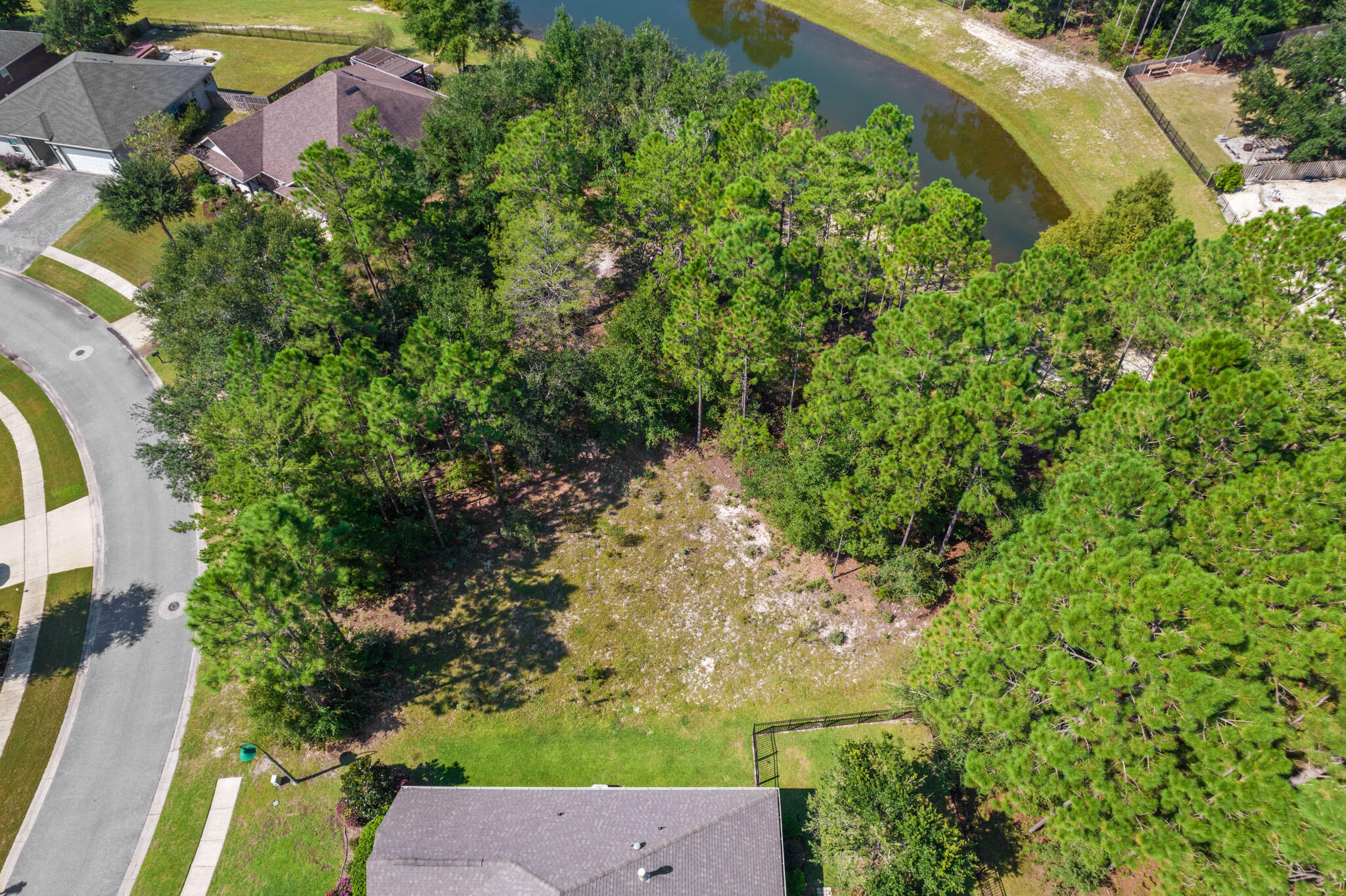 HAMMOCK BAY - Land