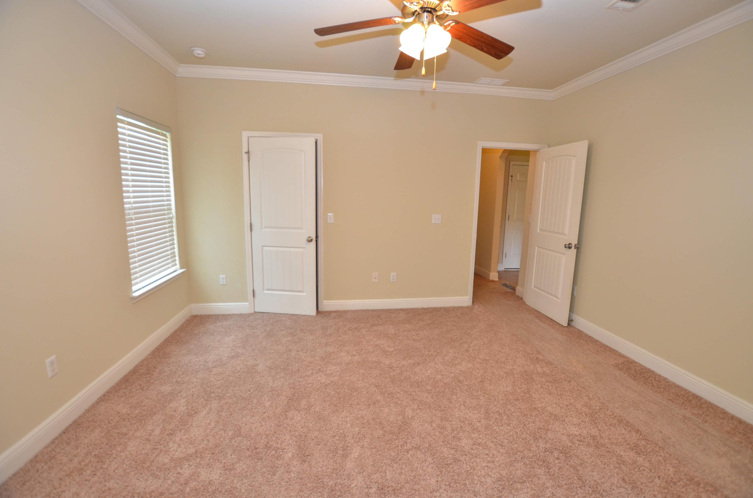 AUTUMN WOODS - Residential