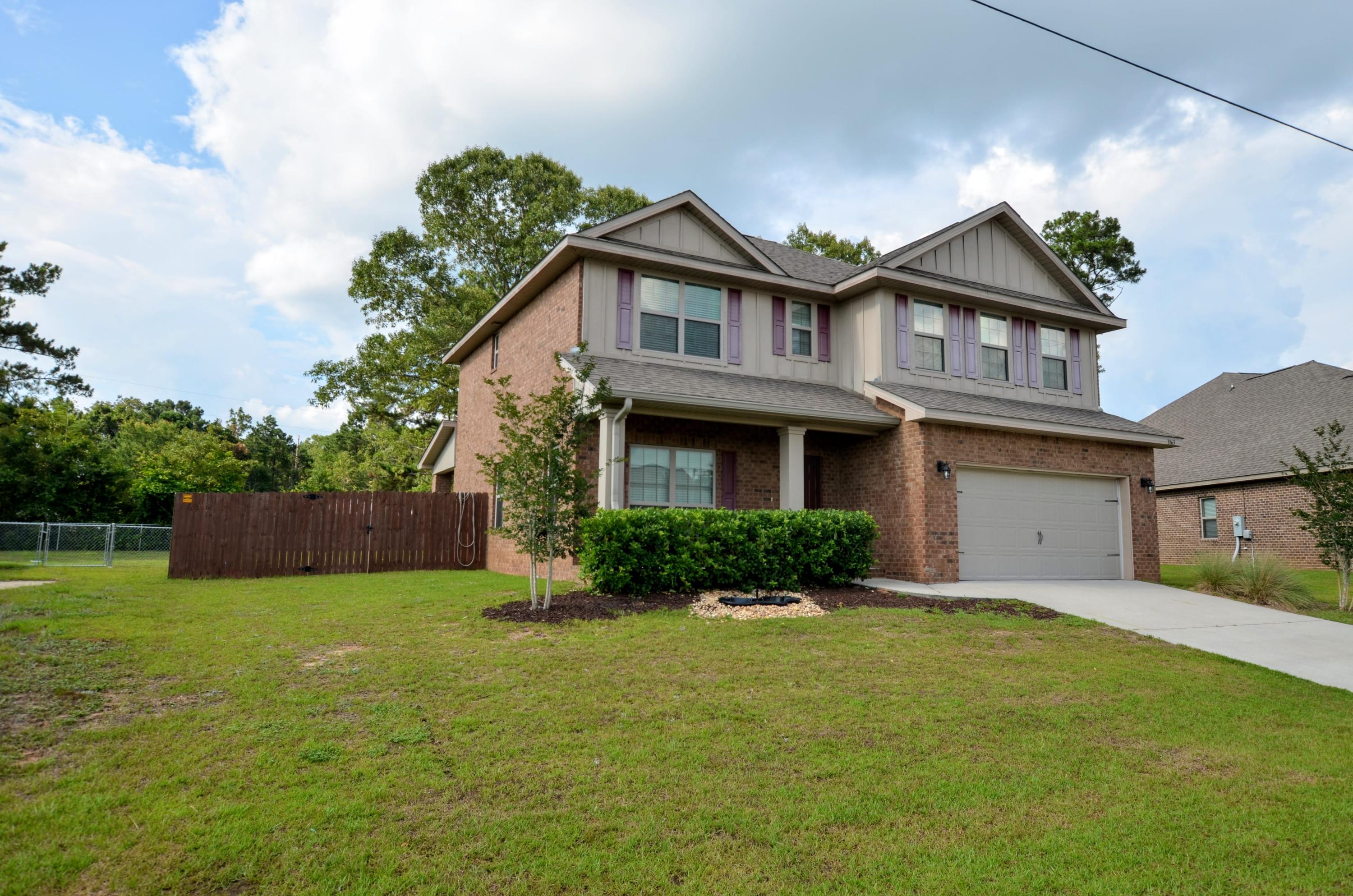 AUTUMN WOODS - Residential