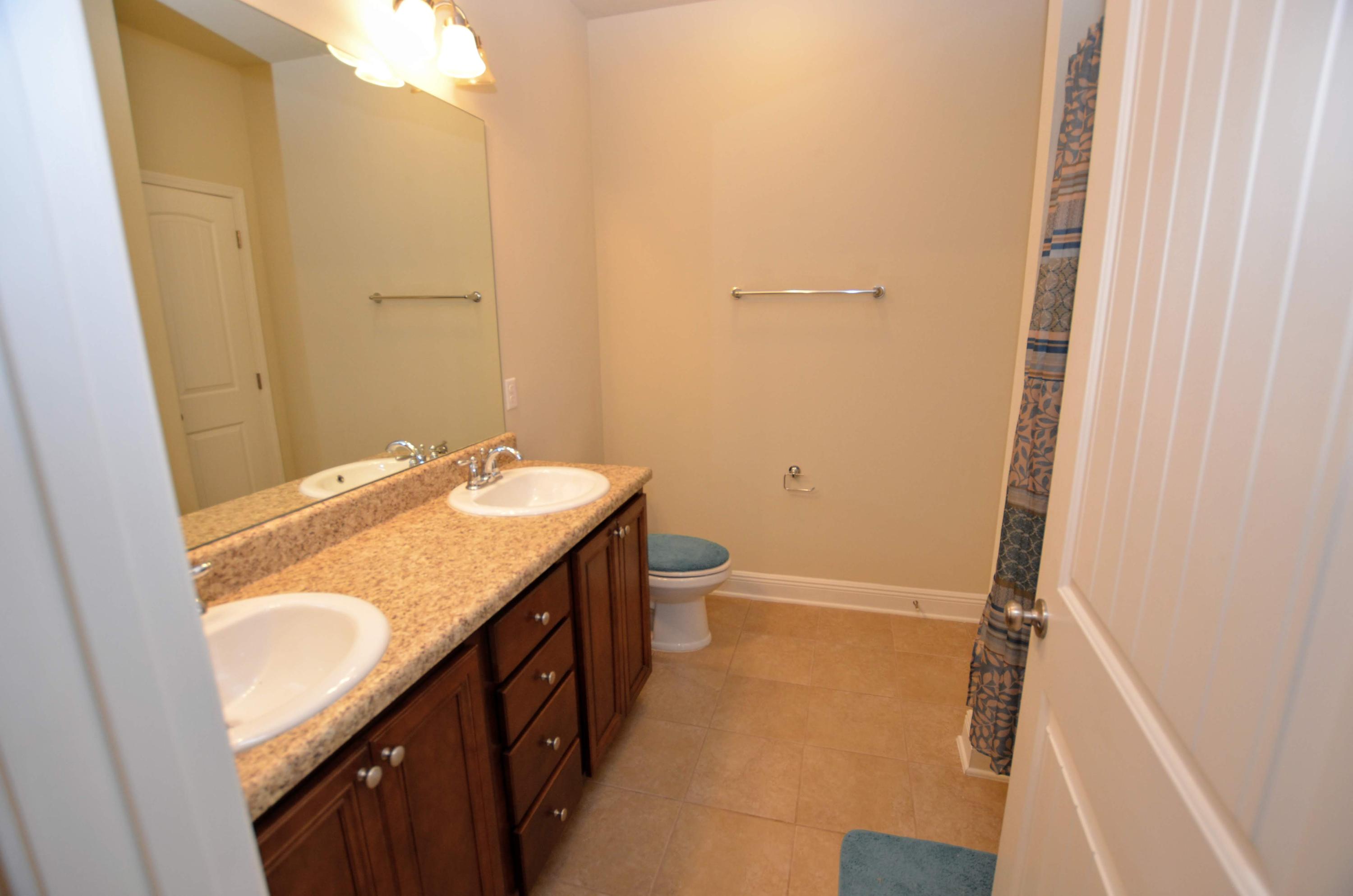 AUTUMN WOODS - Residential