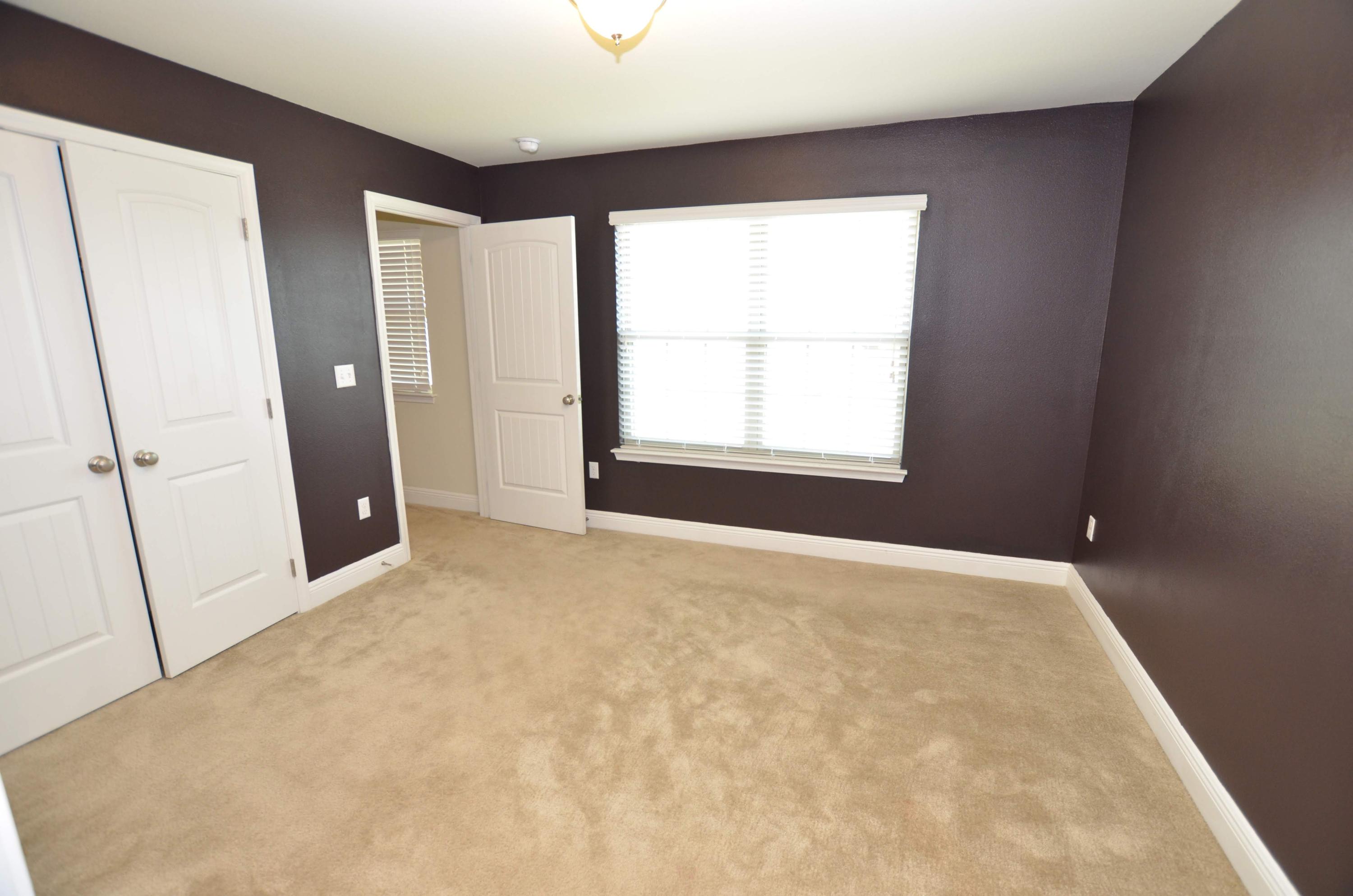 AUTUMN WOODS - Residential