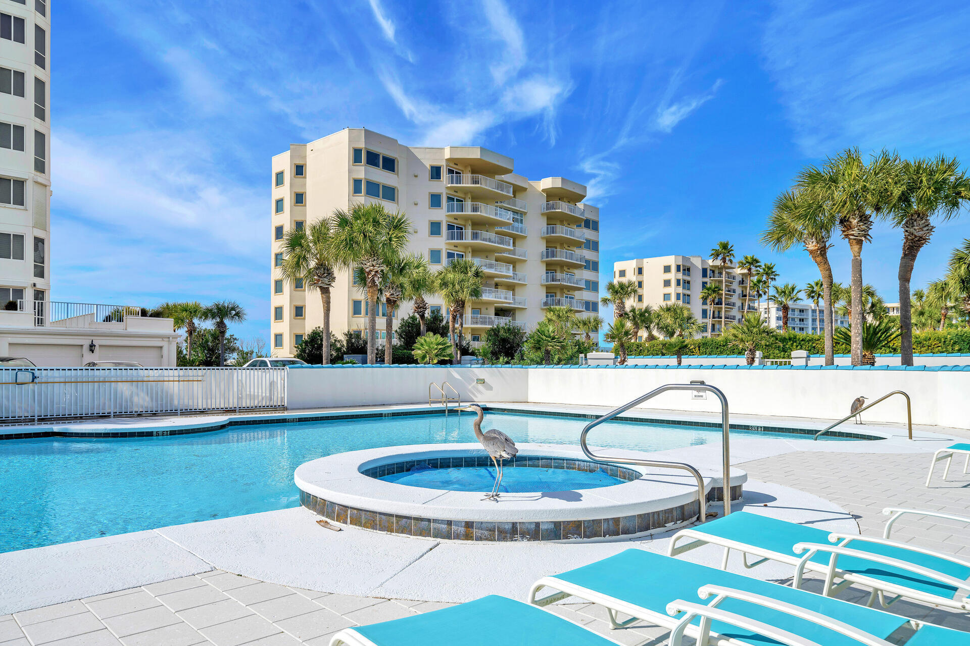 THE ULTIMATE CONDO - Residential