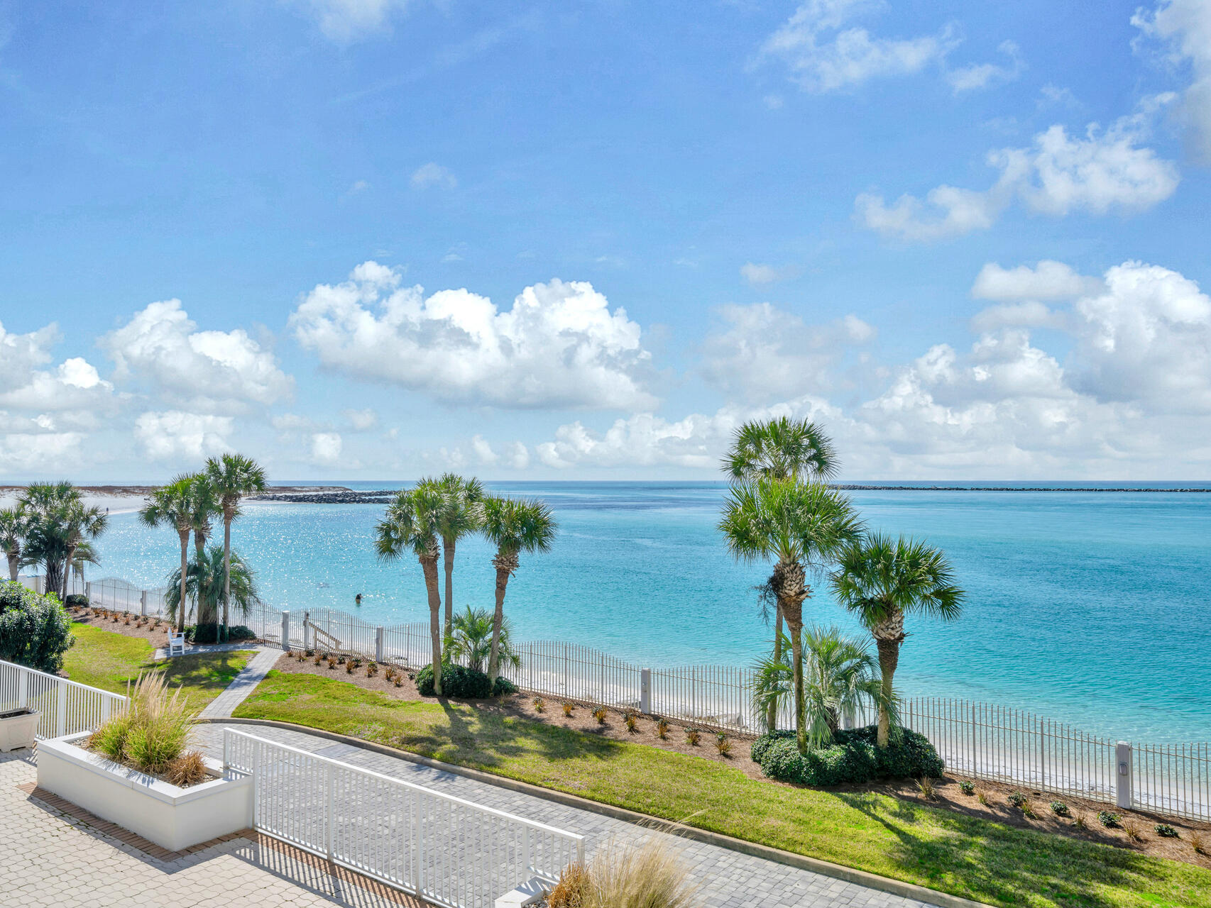 THE ULTIMATE CONDO - Residential