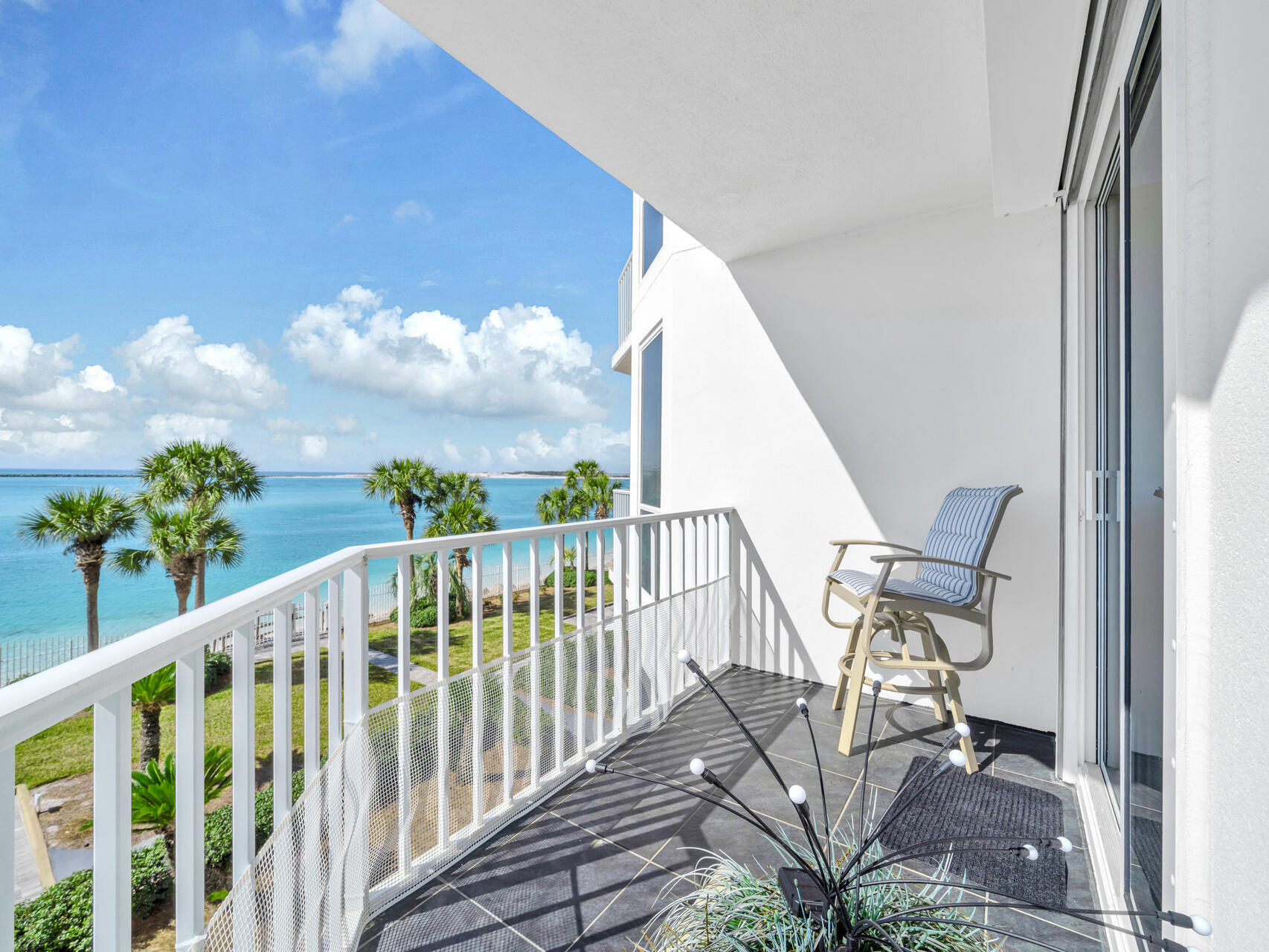 THE ULTIMATE CONDO - Residential