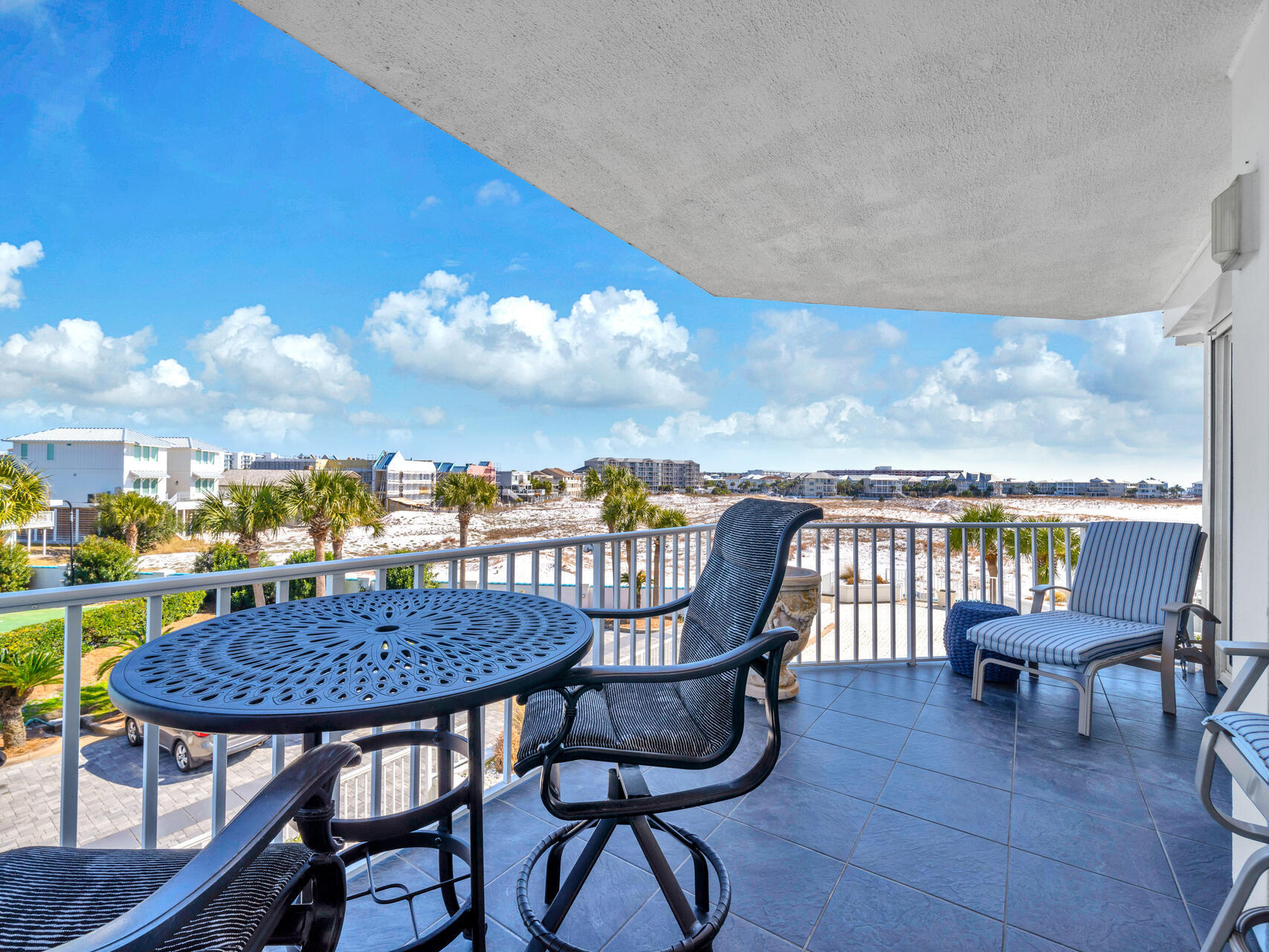 THE ULTIMATE CONDO - Residential
