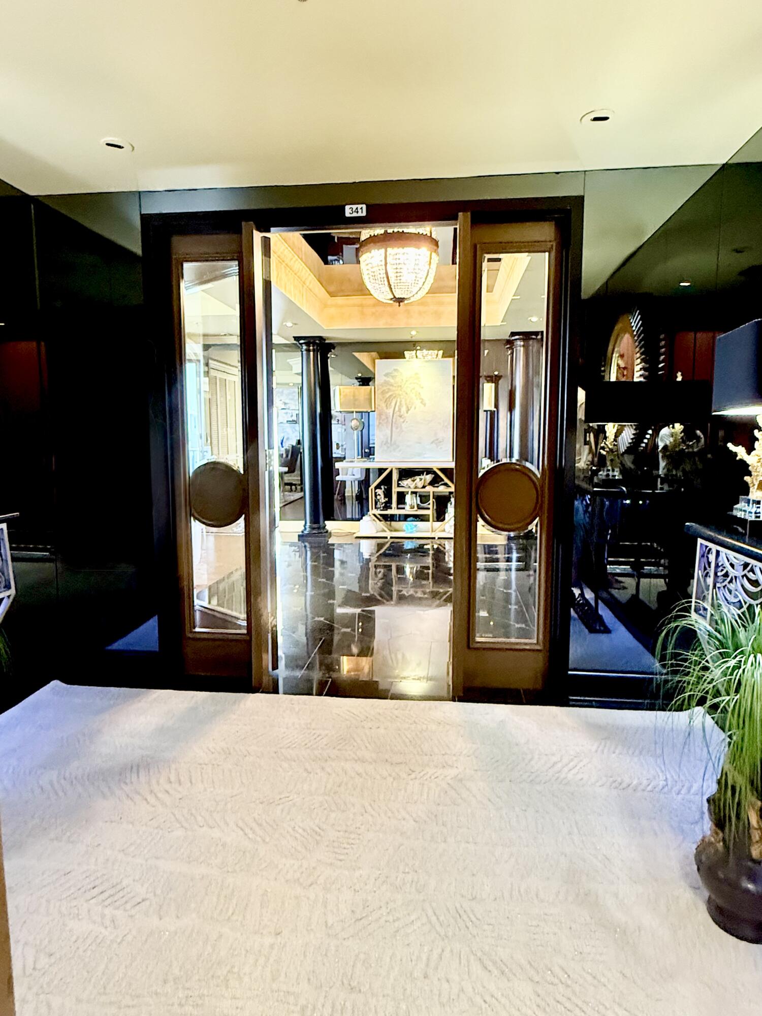 THE ULTIMATE CONDO - Residential