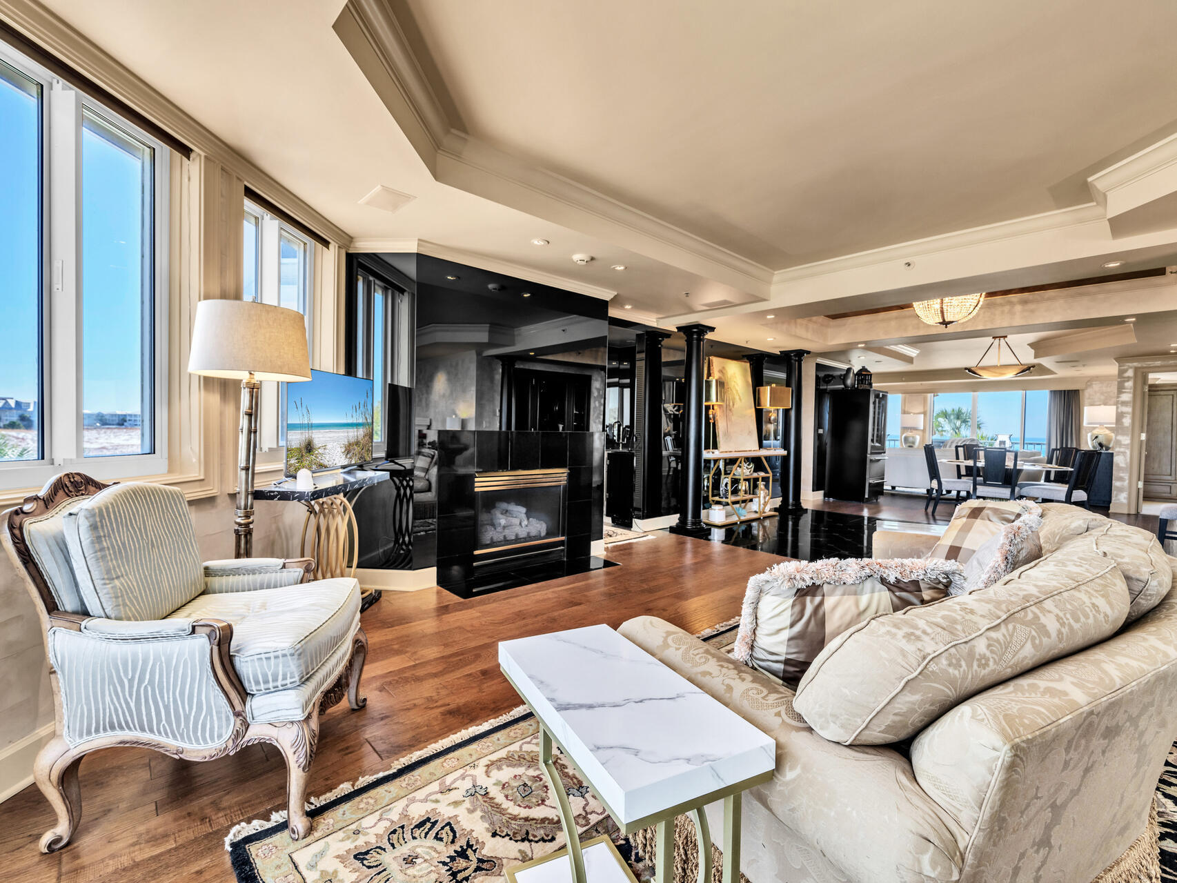 THE ULTIMATE CONDO - Residential