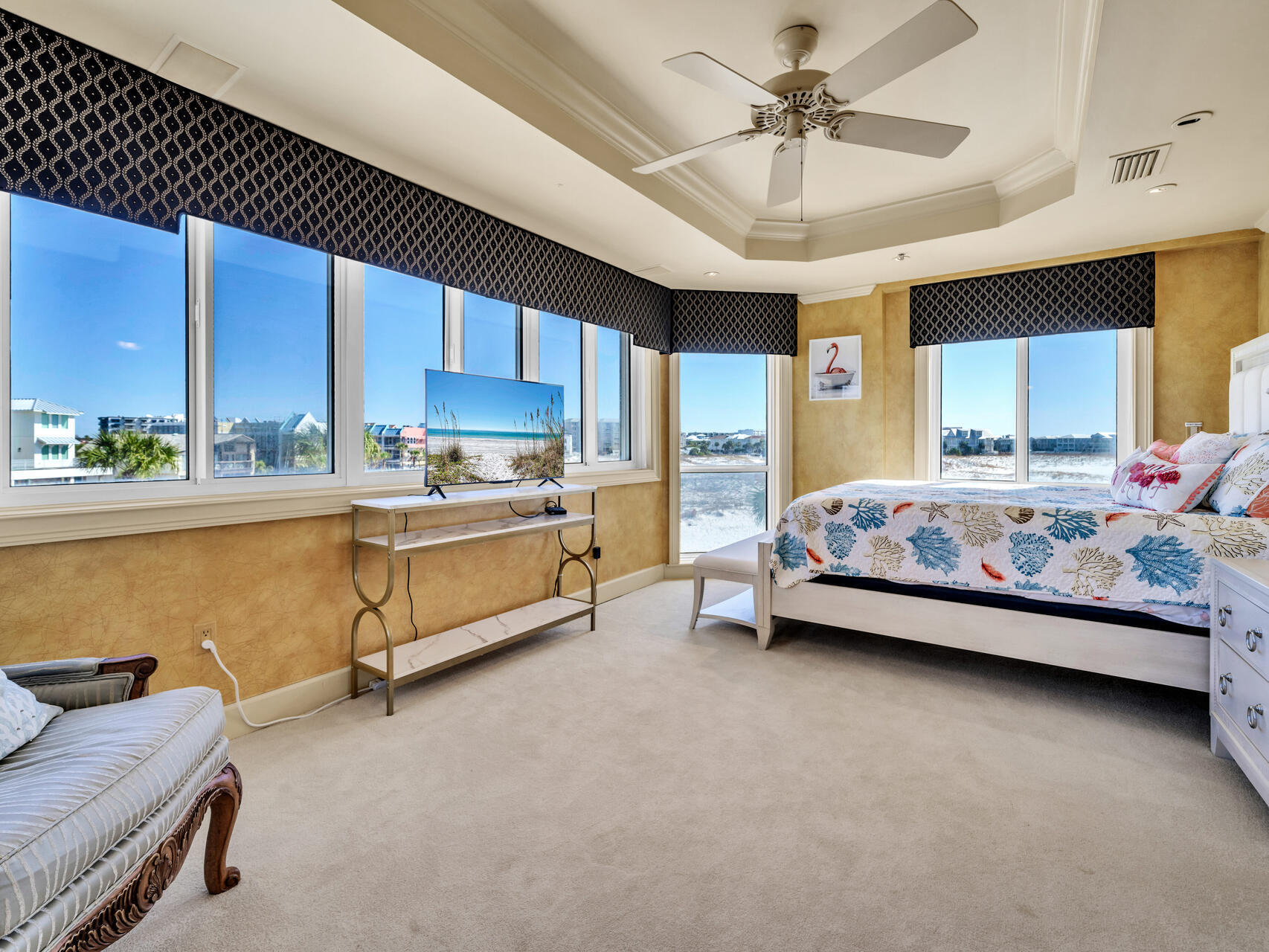 THE ULTIMATE CONDO - Residential