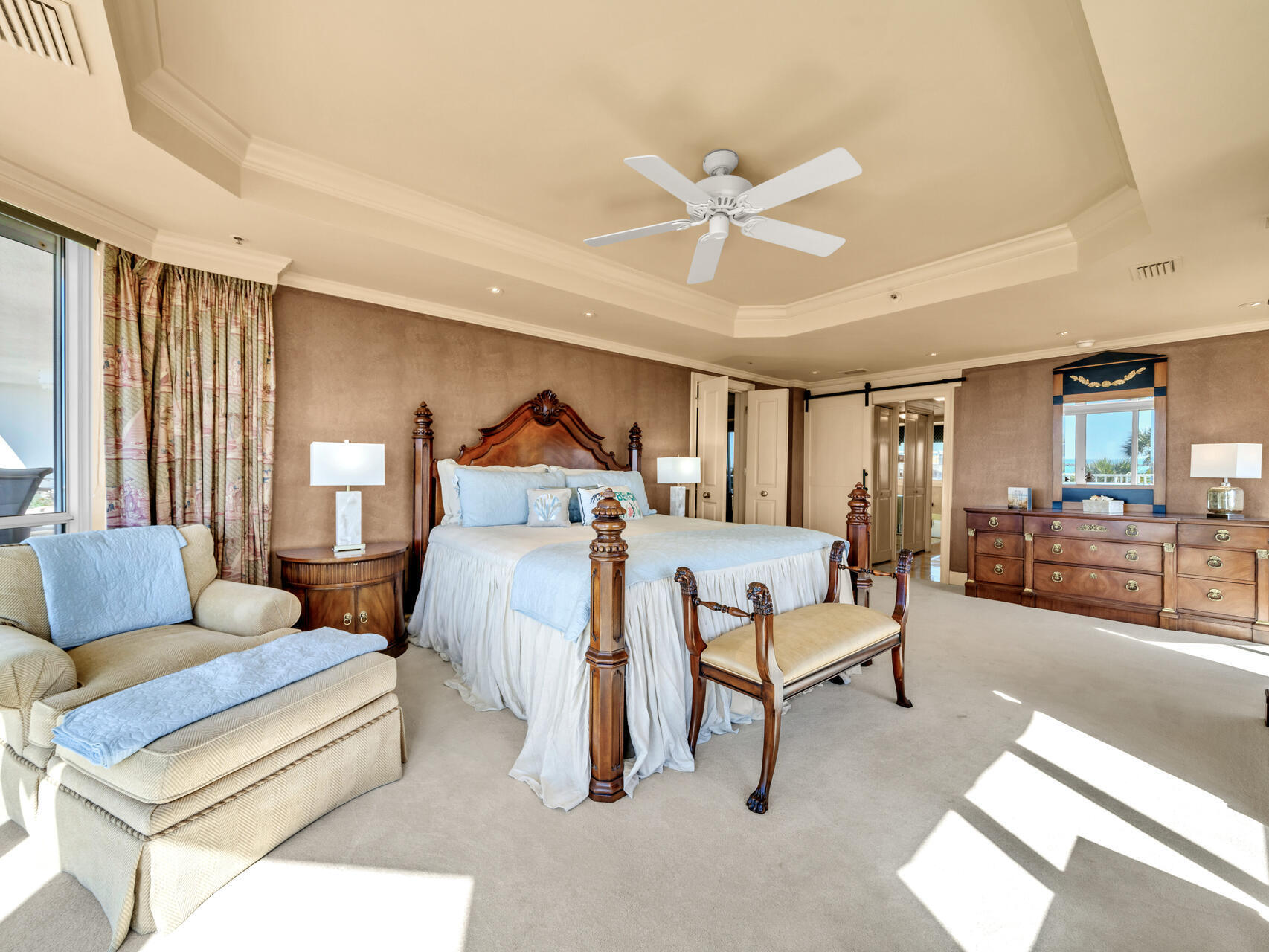 THE ULTIMATE CONDO - Residential