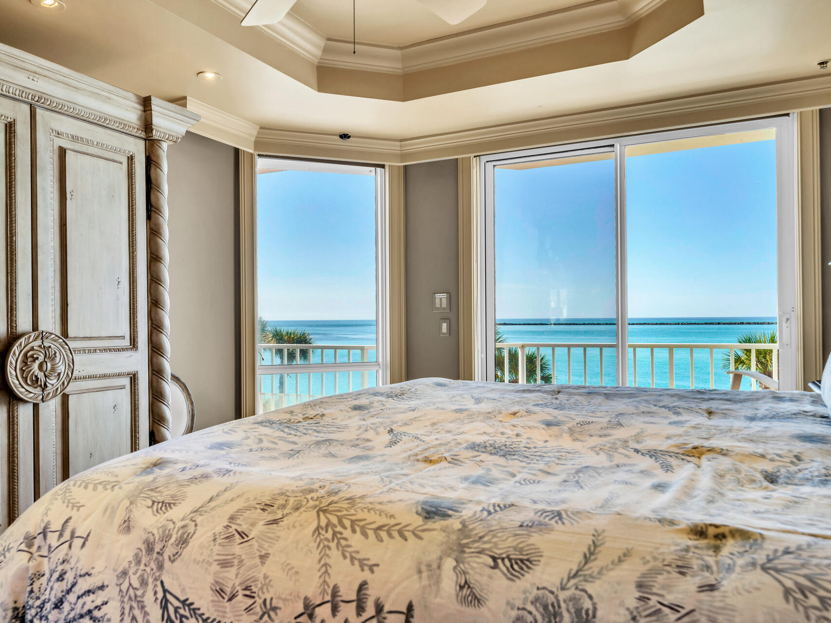 THE ULTIMATE CONDO - Residential