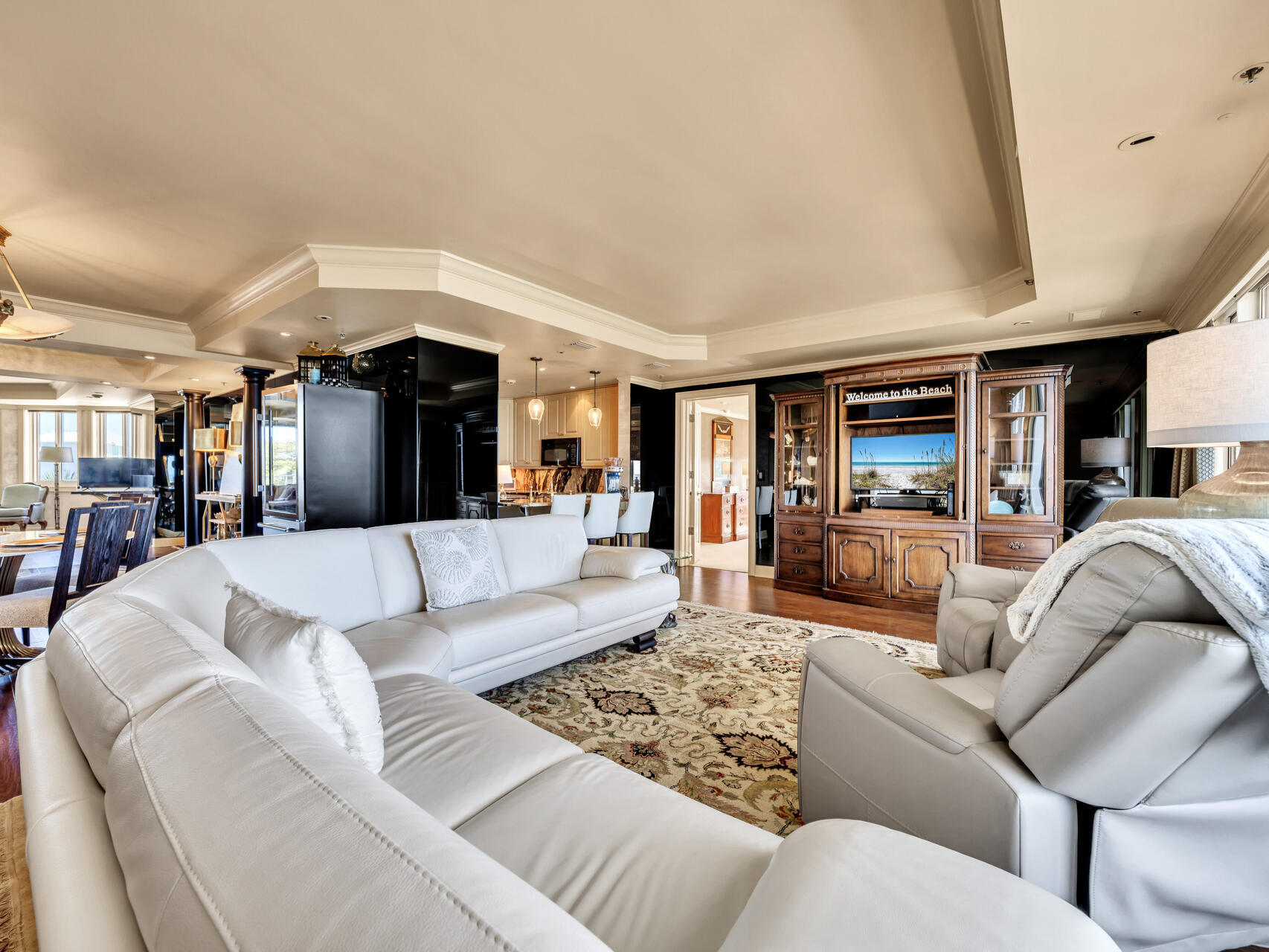 THE ULTIMATE CONDO - Residential