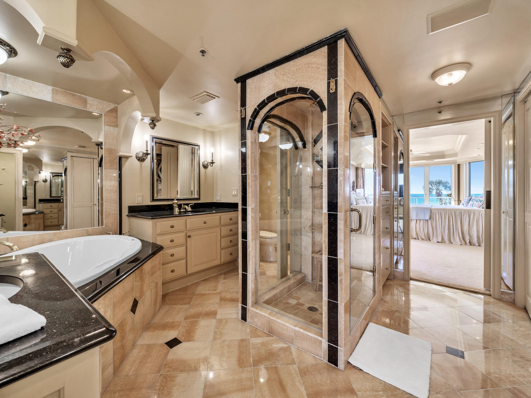 THE ULTIMATE CONDO - Residential