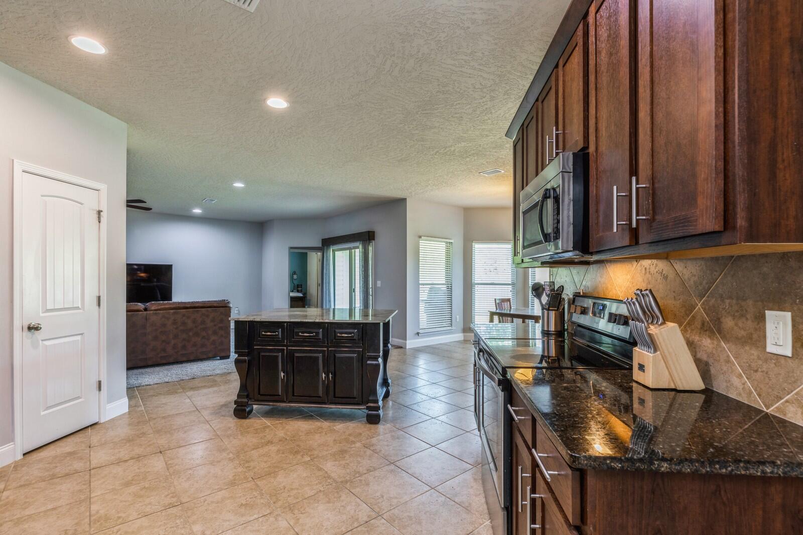 KAITLYNS PRESERVE - Residential