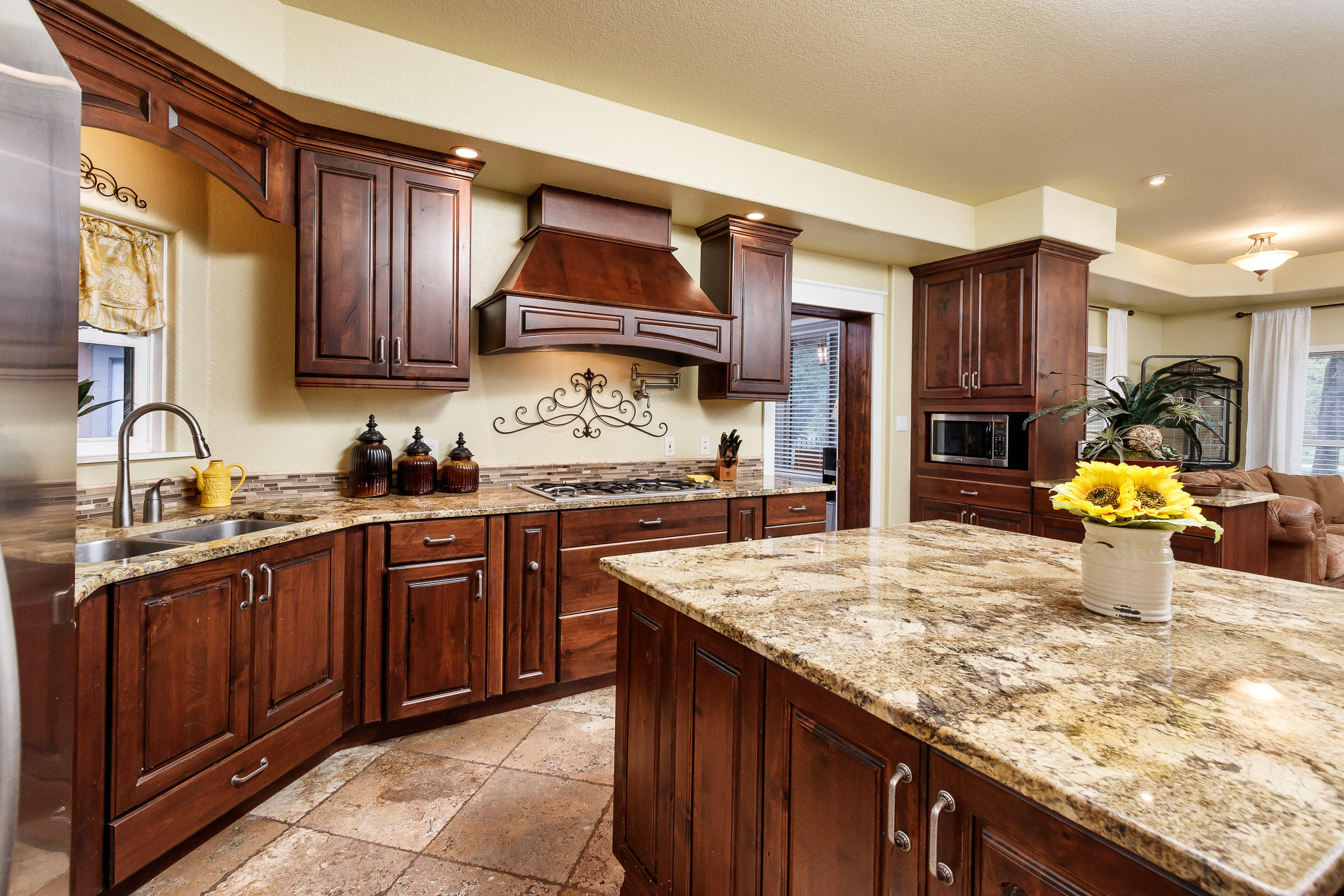 ELLIOTT POINT - Residential