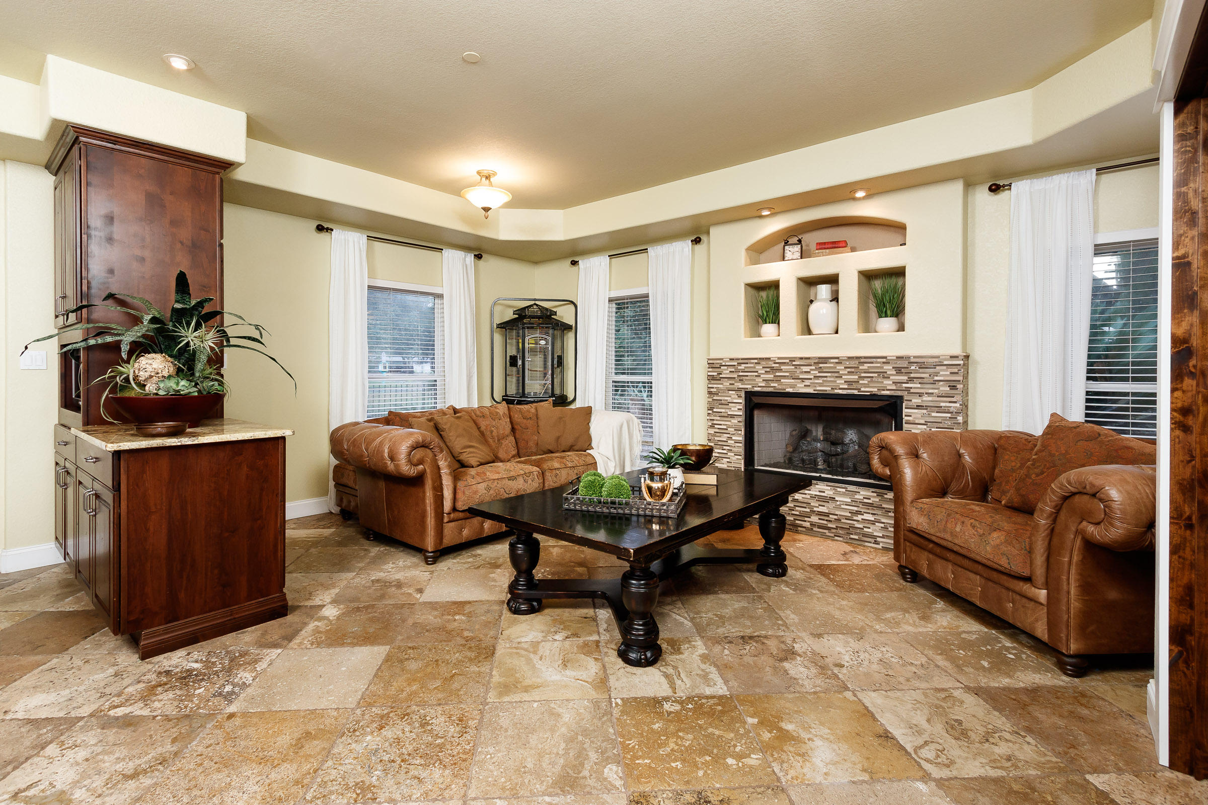 ELLIOTT POINT - Residential