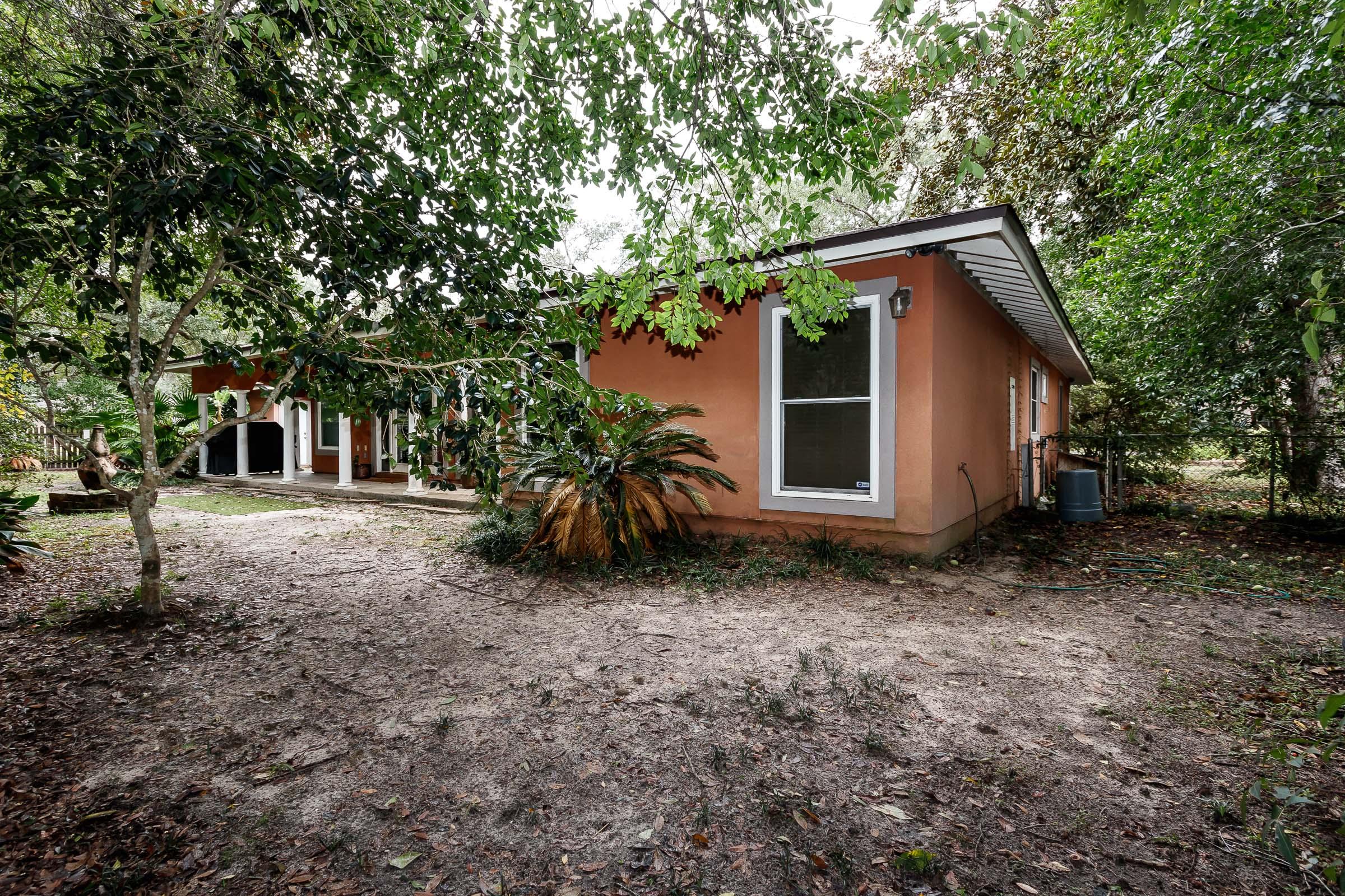 ELLIOTT POINT - Residential