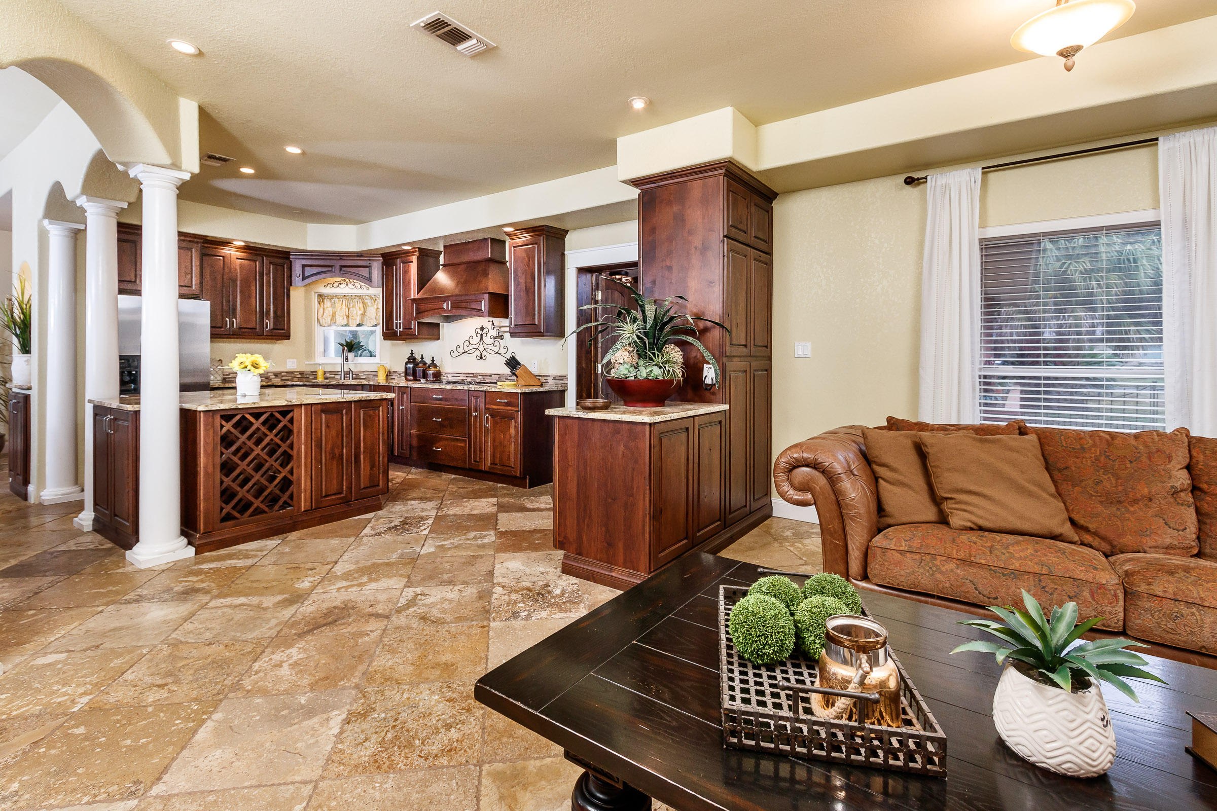 ELLIOTT POINT - Residential