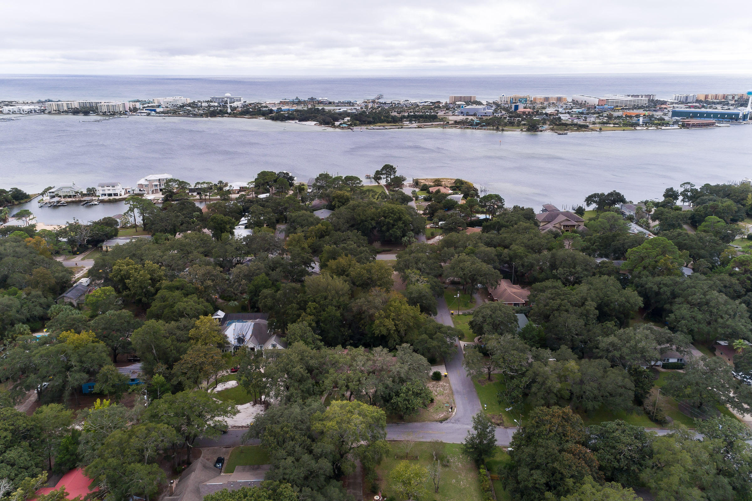 ELLIOTT POINT - Residential