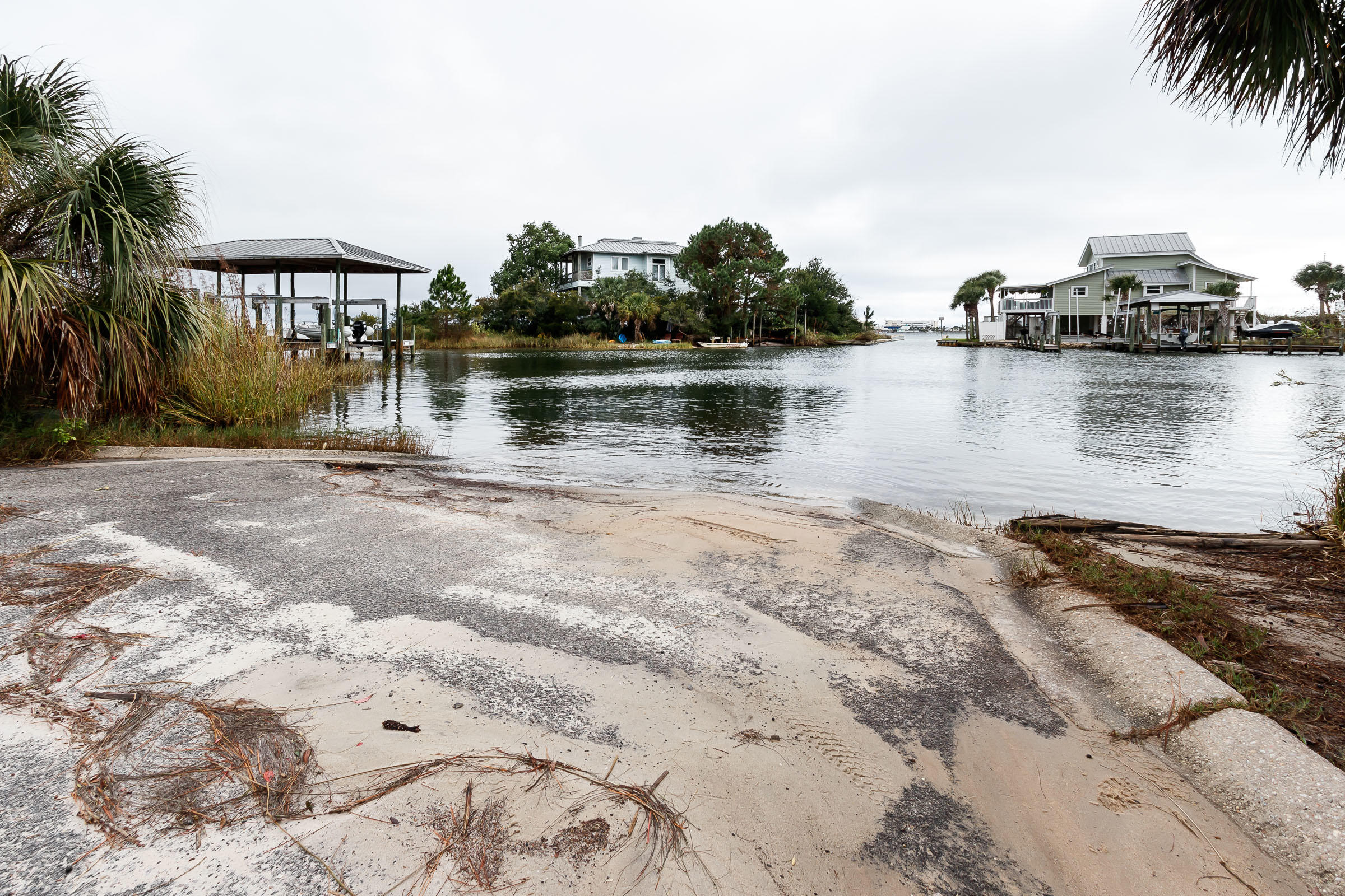 ELLIOTT POINT - Residential