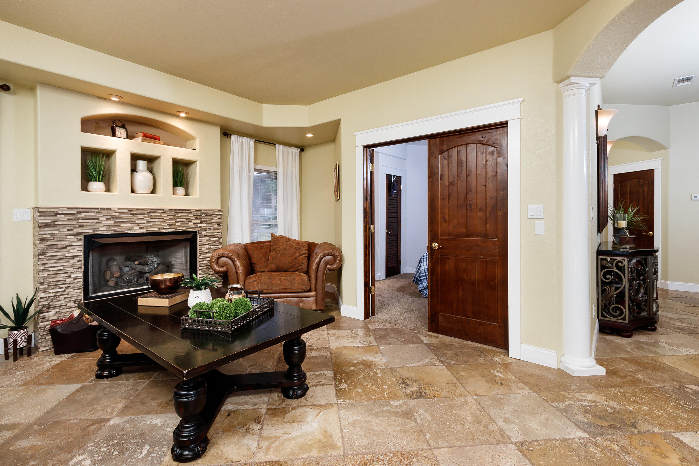 ELLIOTT POINT - Residential