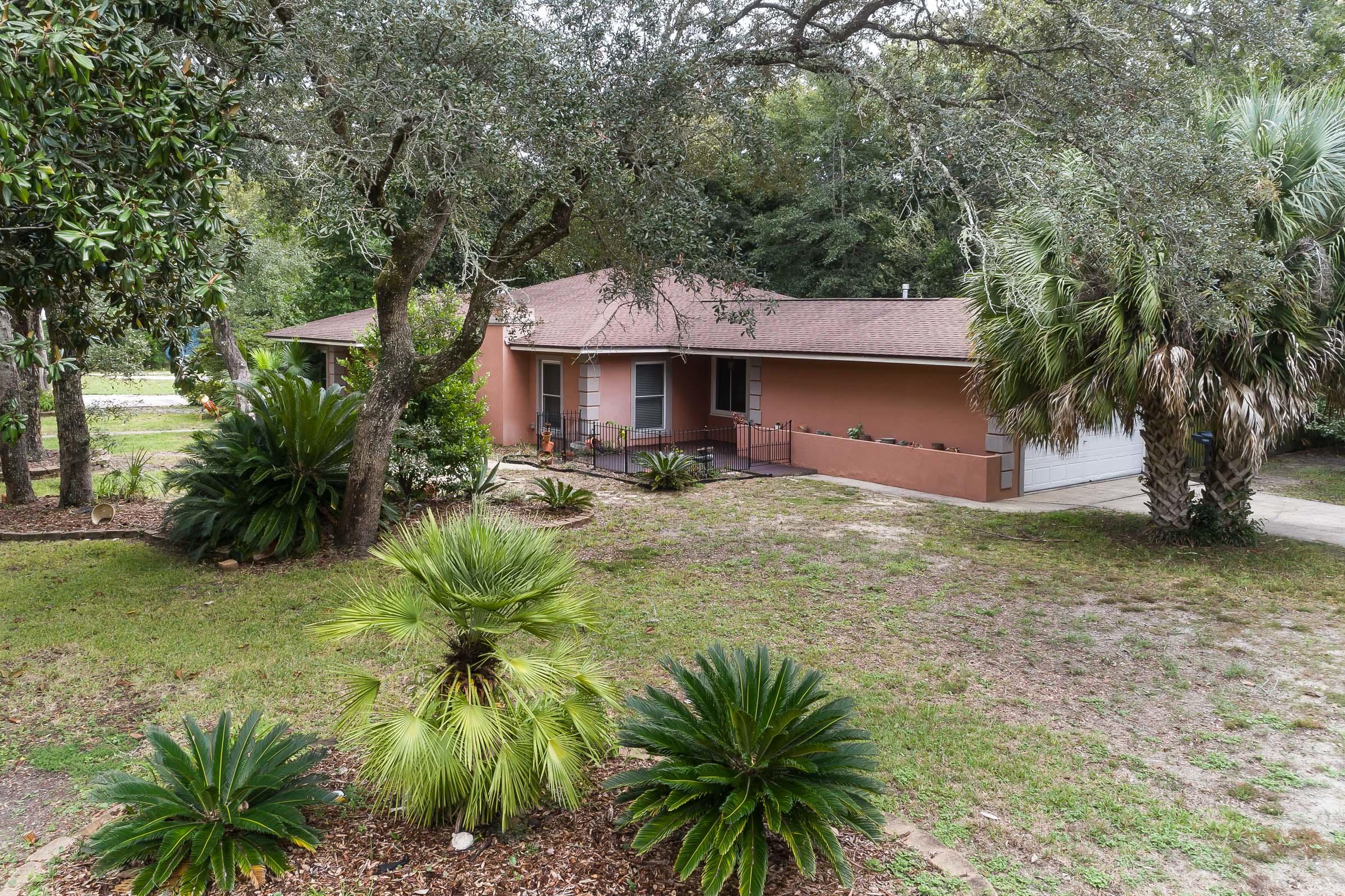 ELLIOTT POINT - Residential