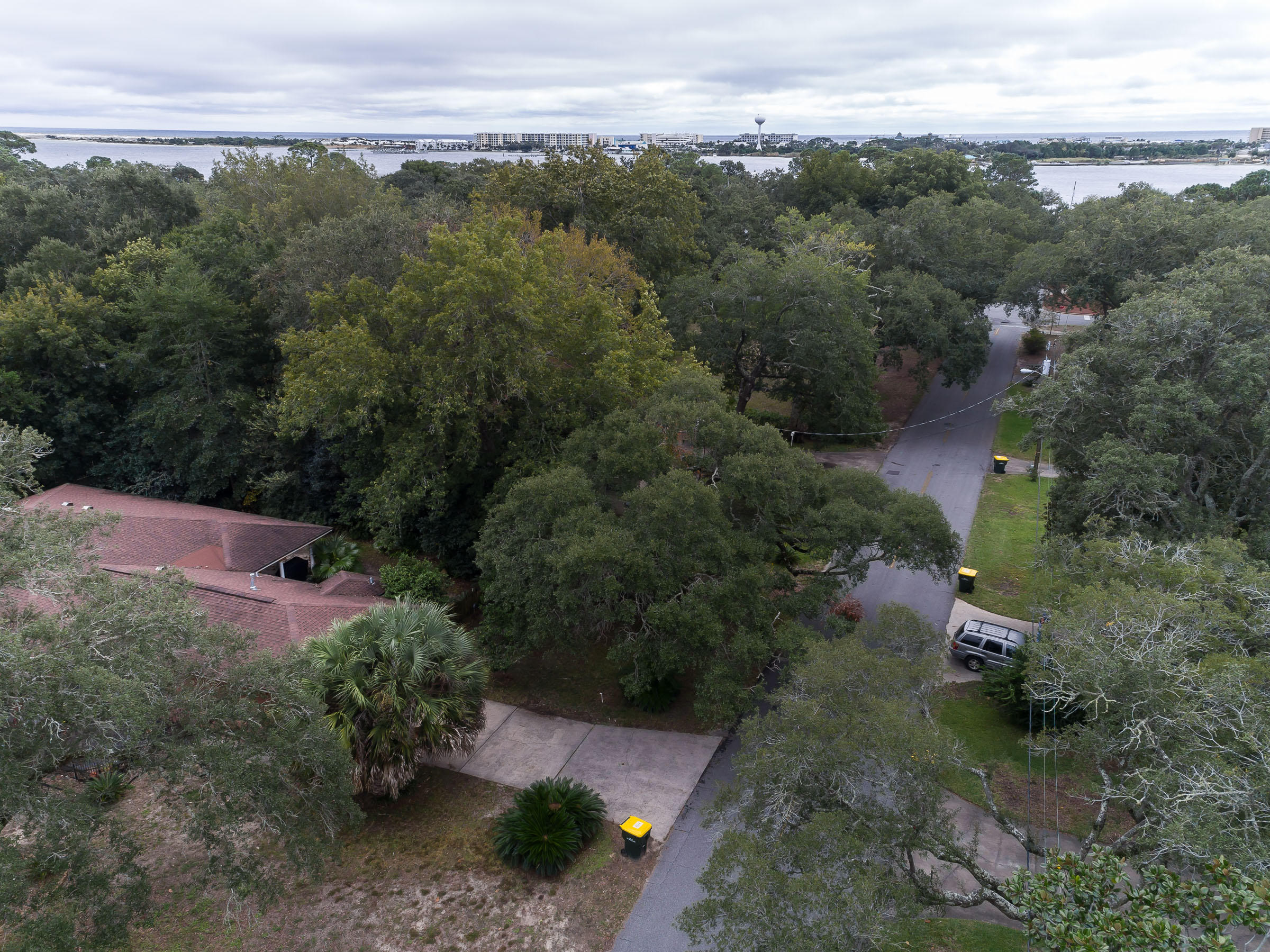 ELLIOTT POINT - Residential