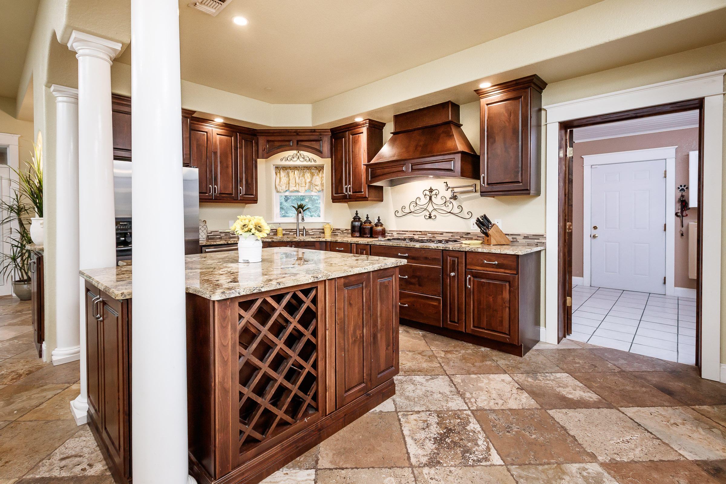 ELLIOTT POINT - Residential