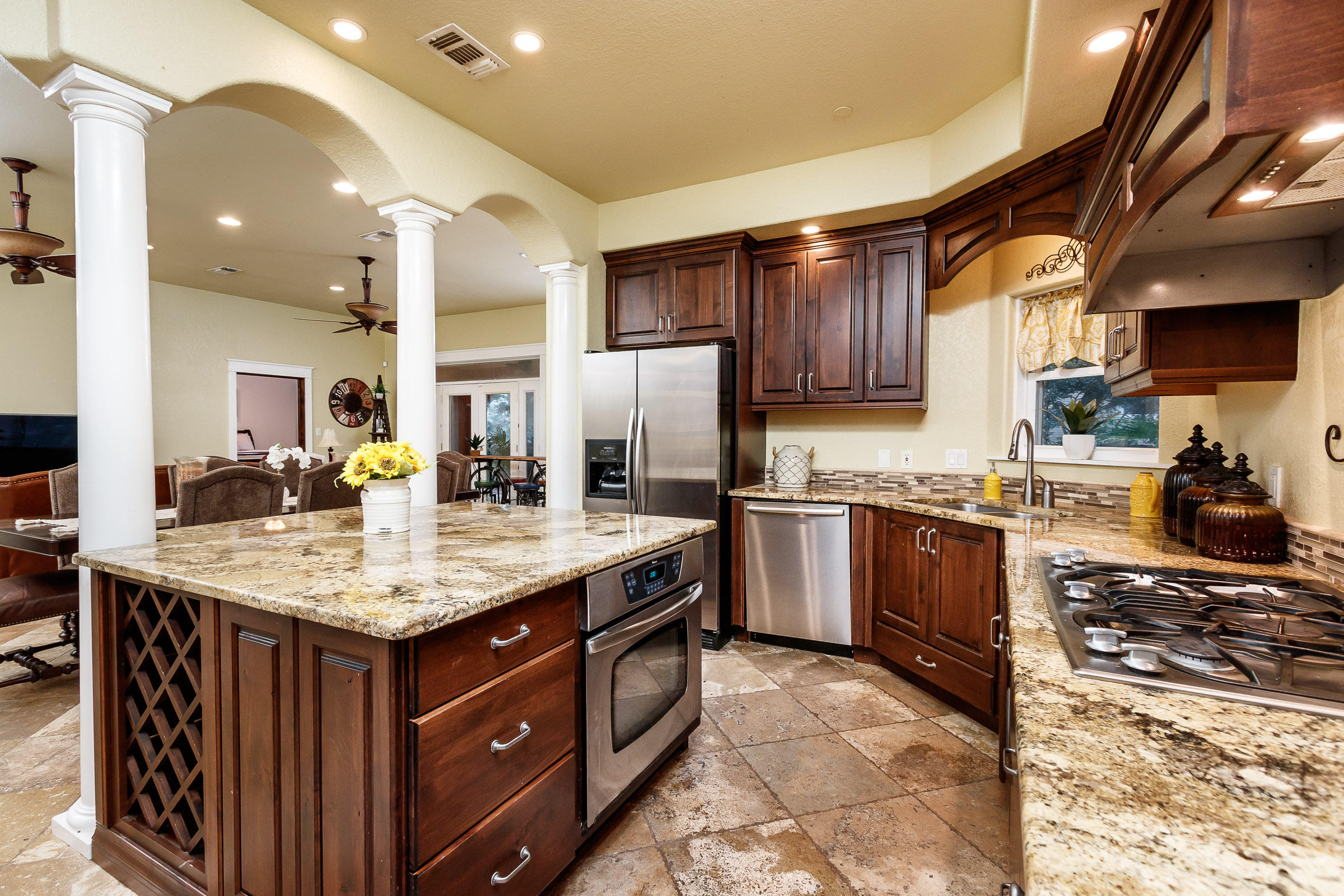 ELLIOTT POINT - Residential