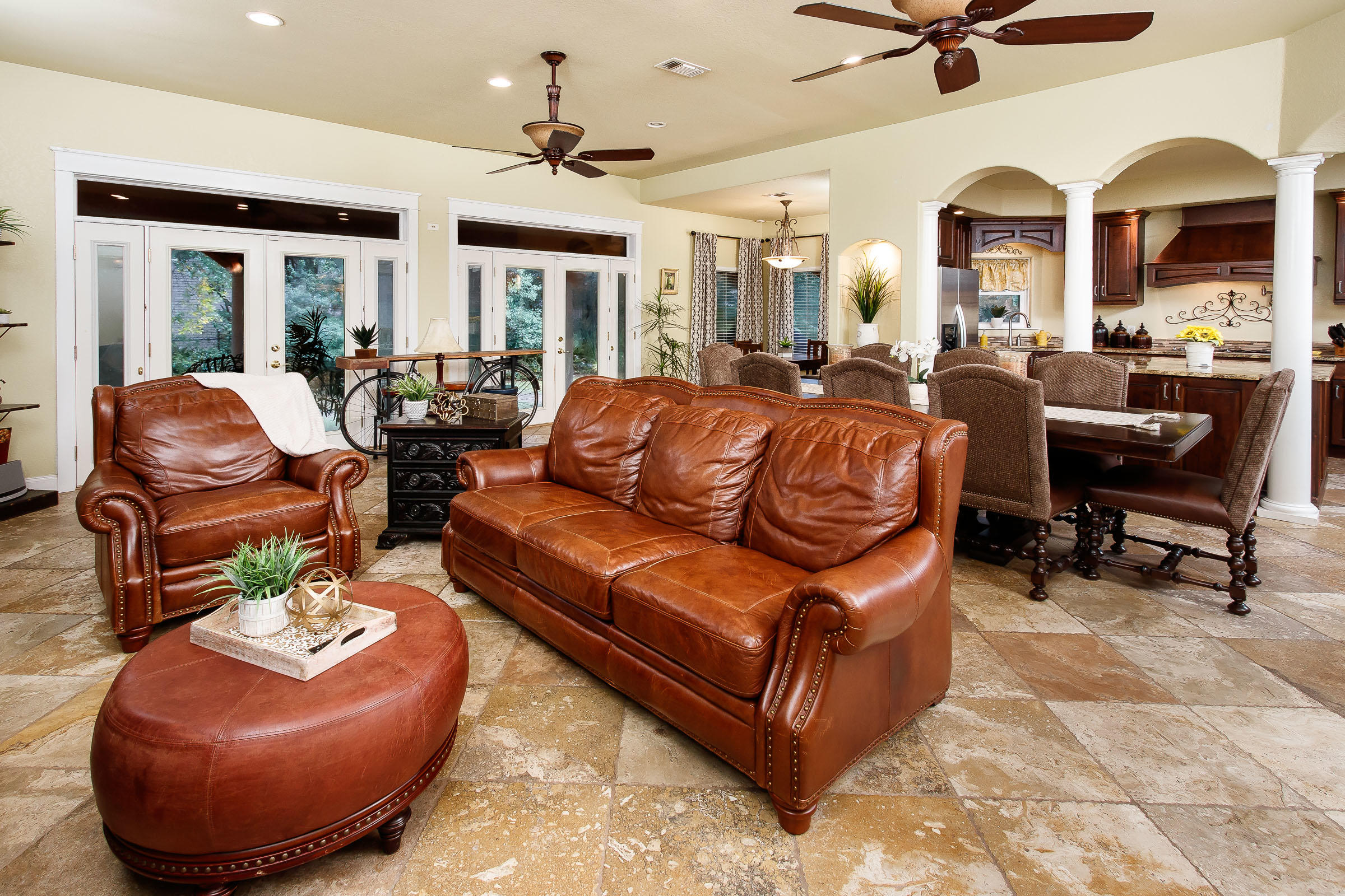 ELLIOTT POINT - Residential