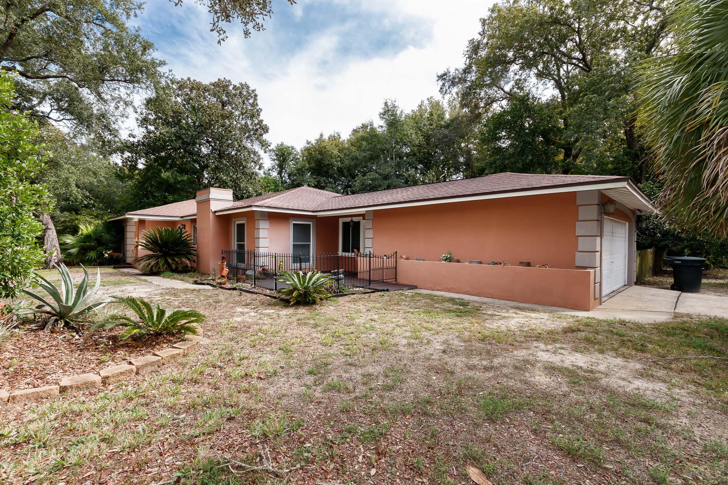 ELLIOTT POINT - Residential