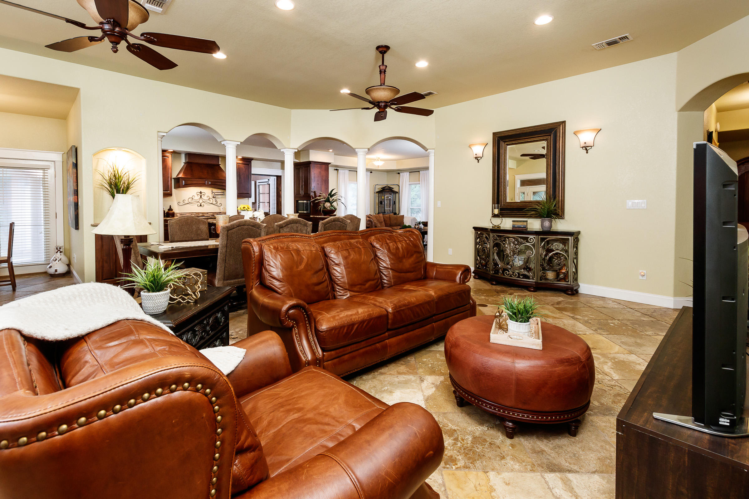 ELLIOTT POINT - Residential