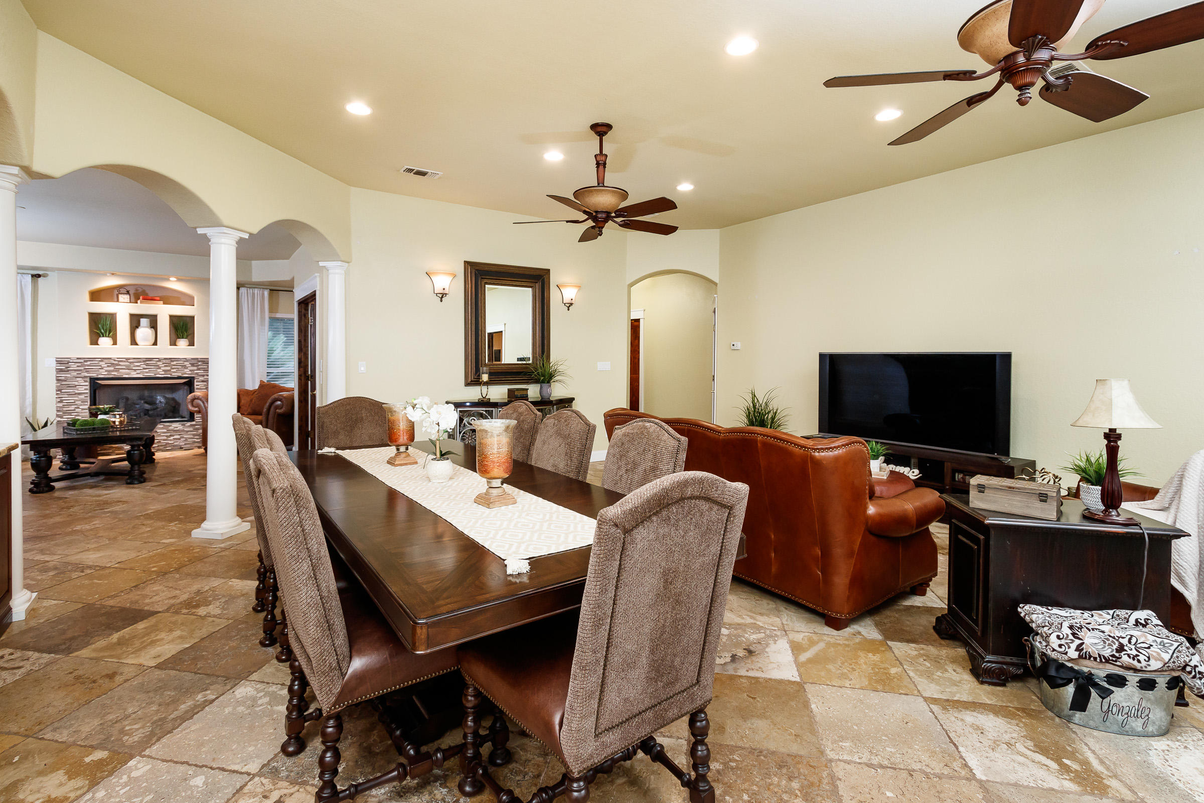 ELLIOTT POINT - Residential