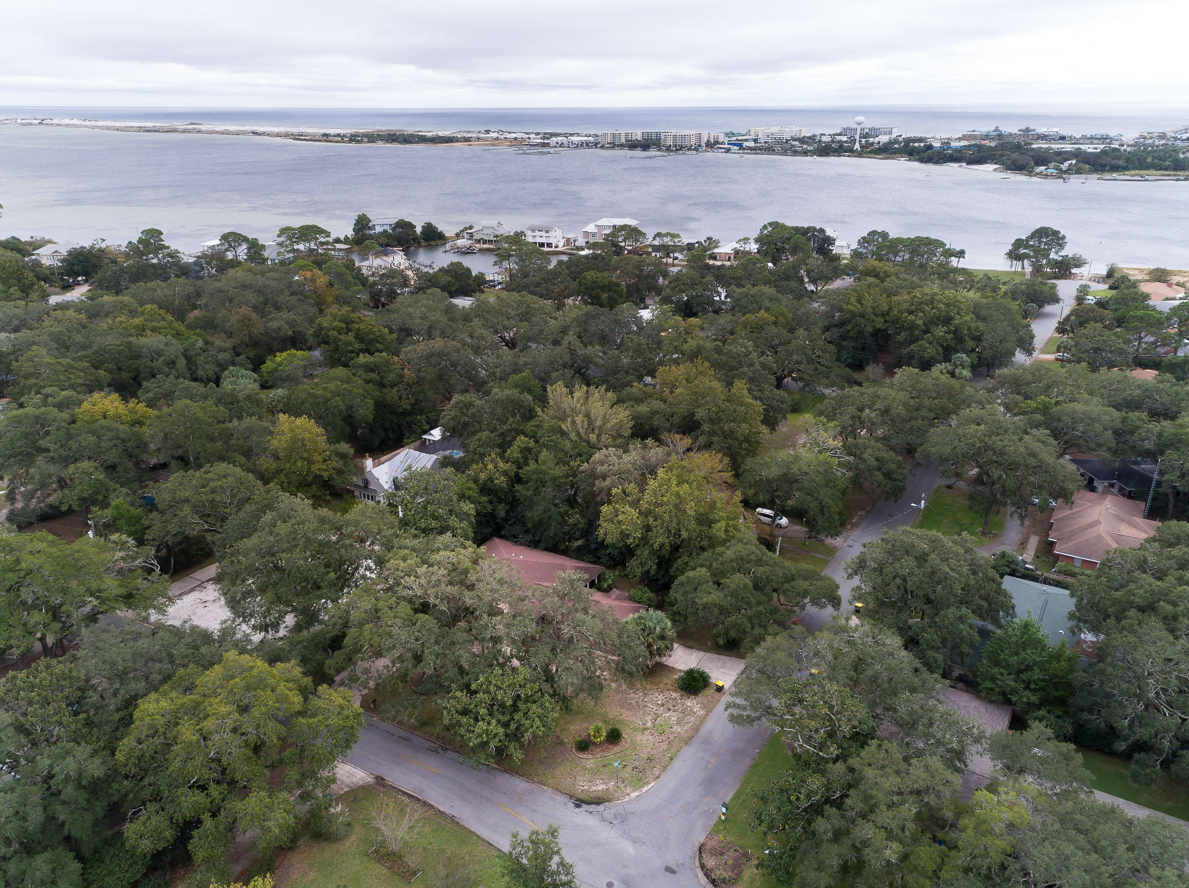 ELLIOTT POINT - Residential