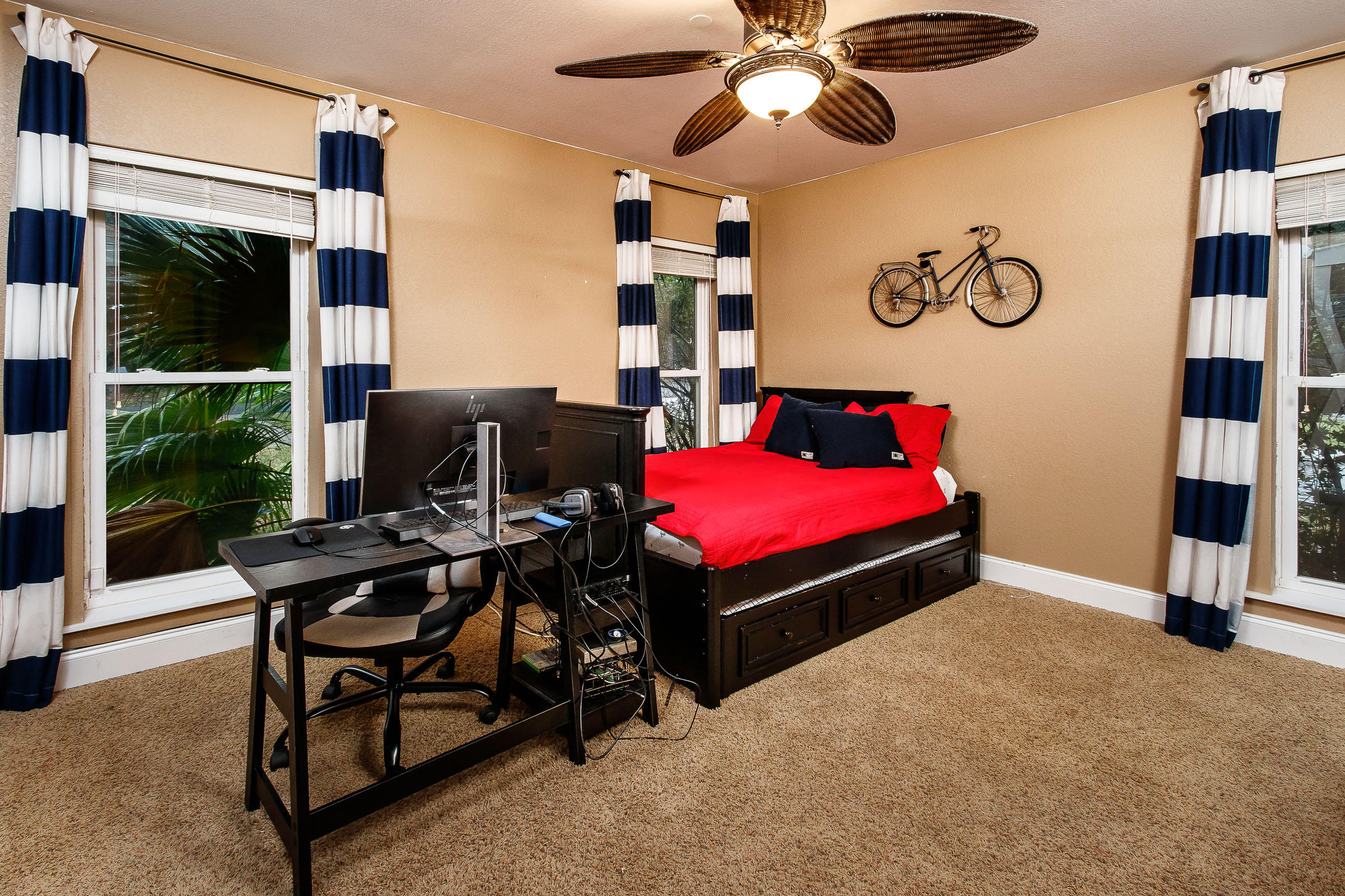 ELLIOTT POINT - Residential