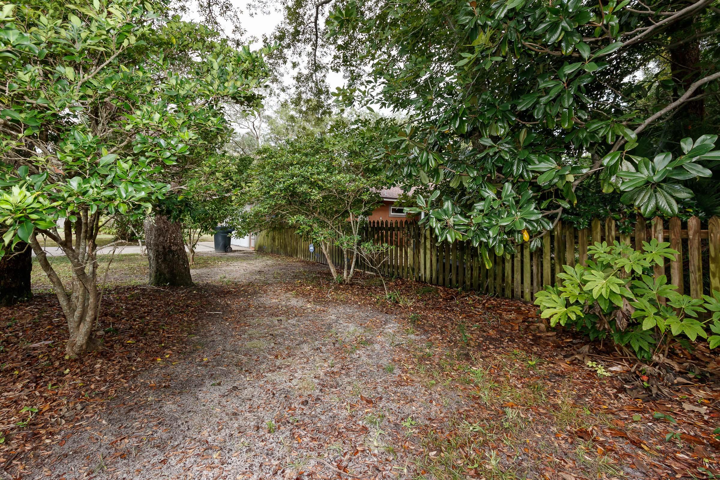 ELLIOTT POINT - Residential