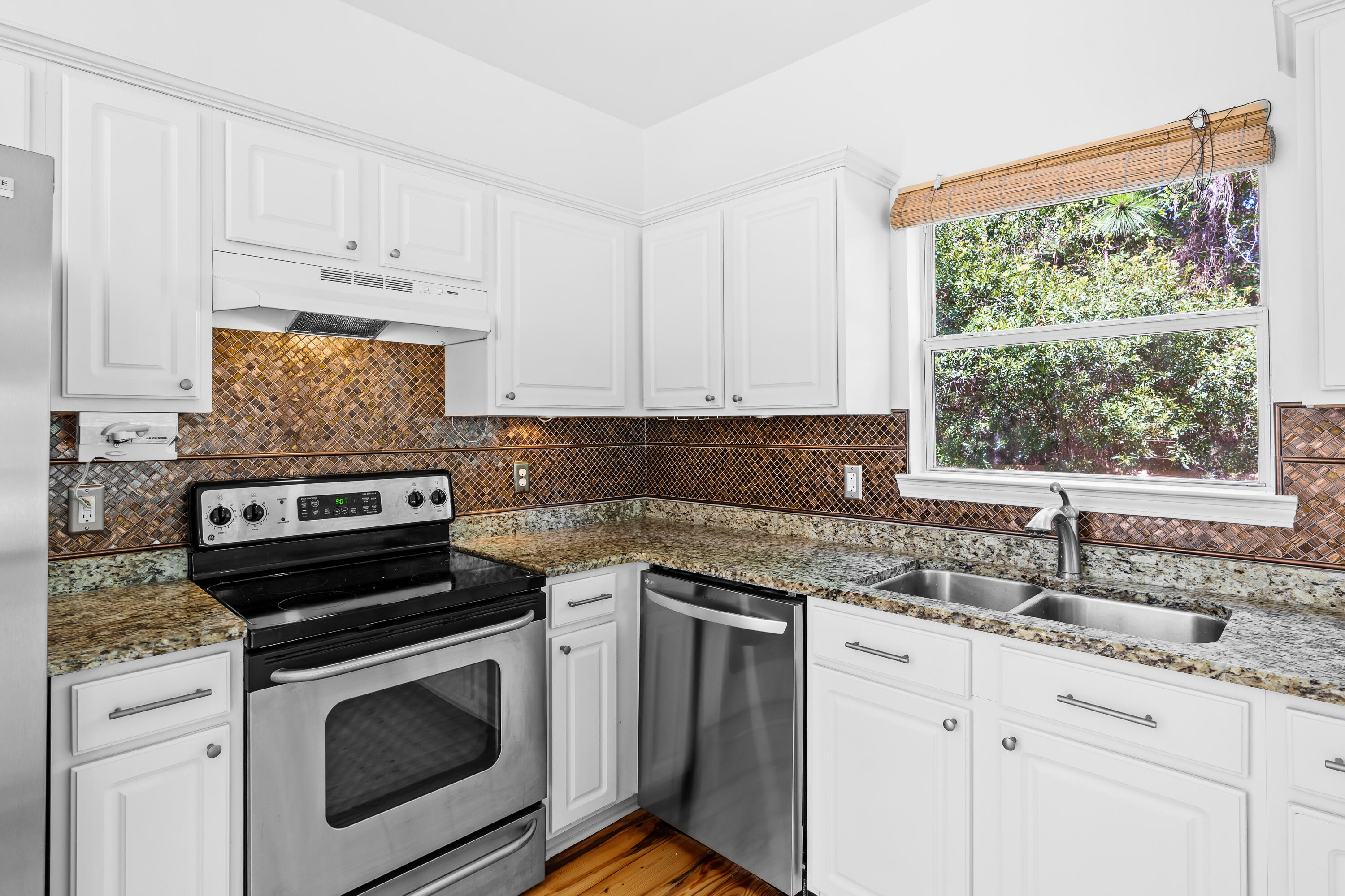 MACK BAYOU PINES - Residential