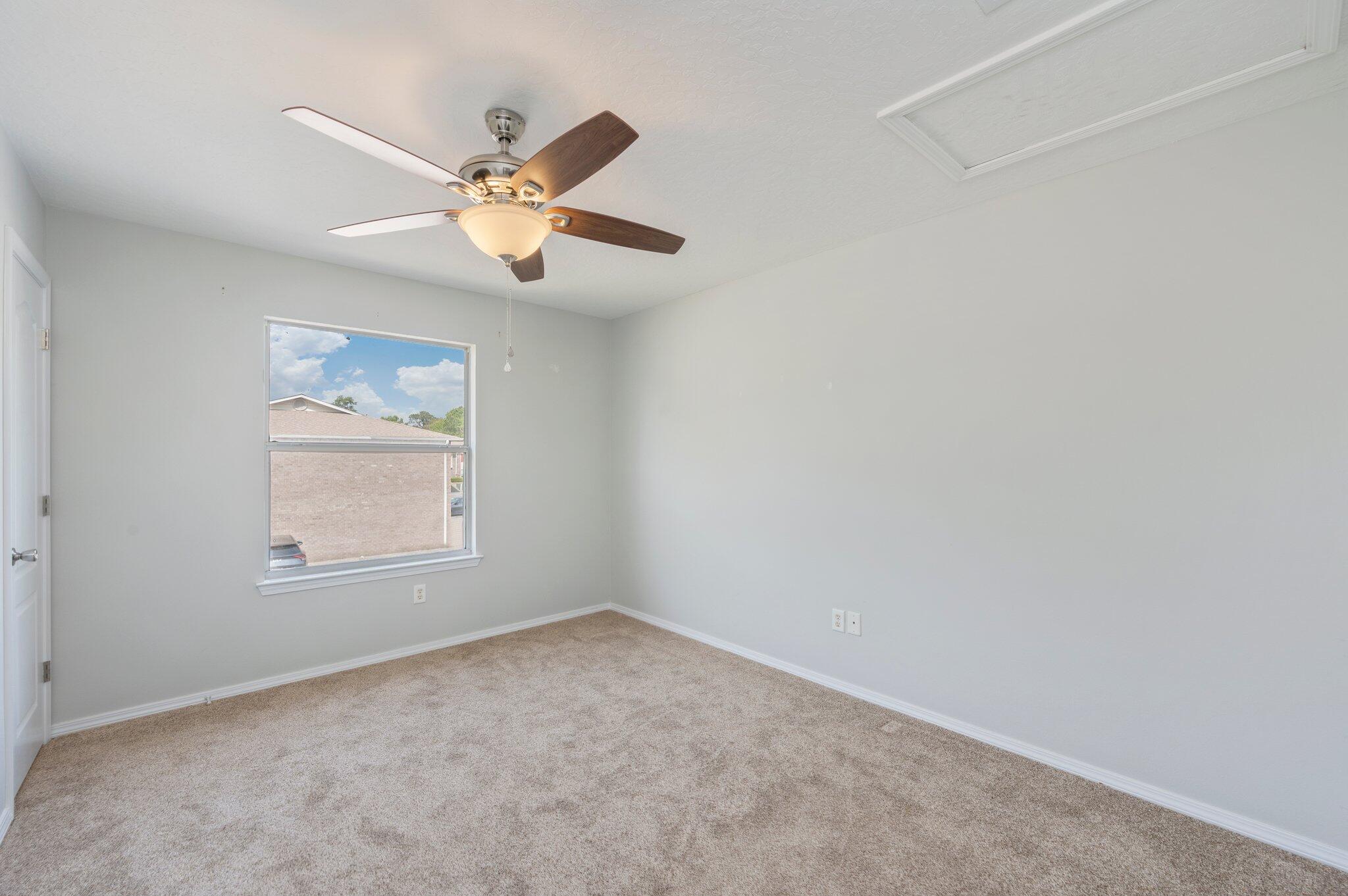 SHAY LIN T/H - Residential