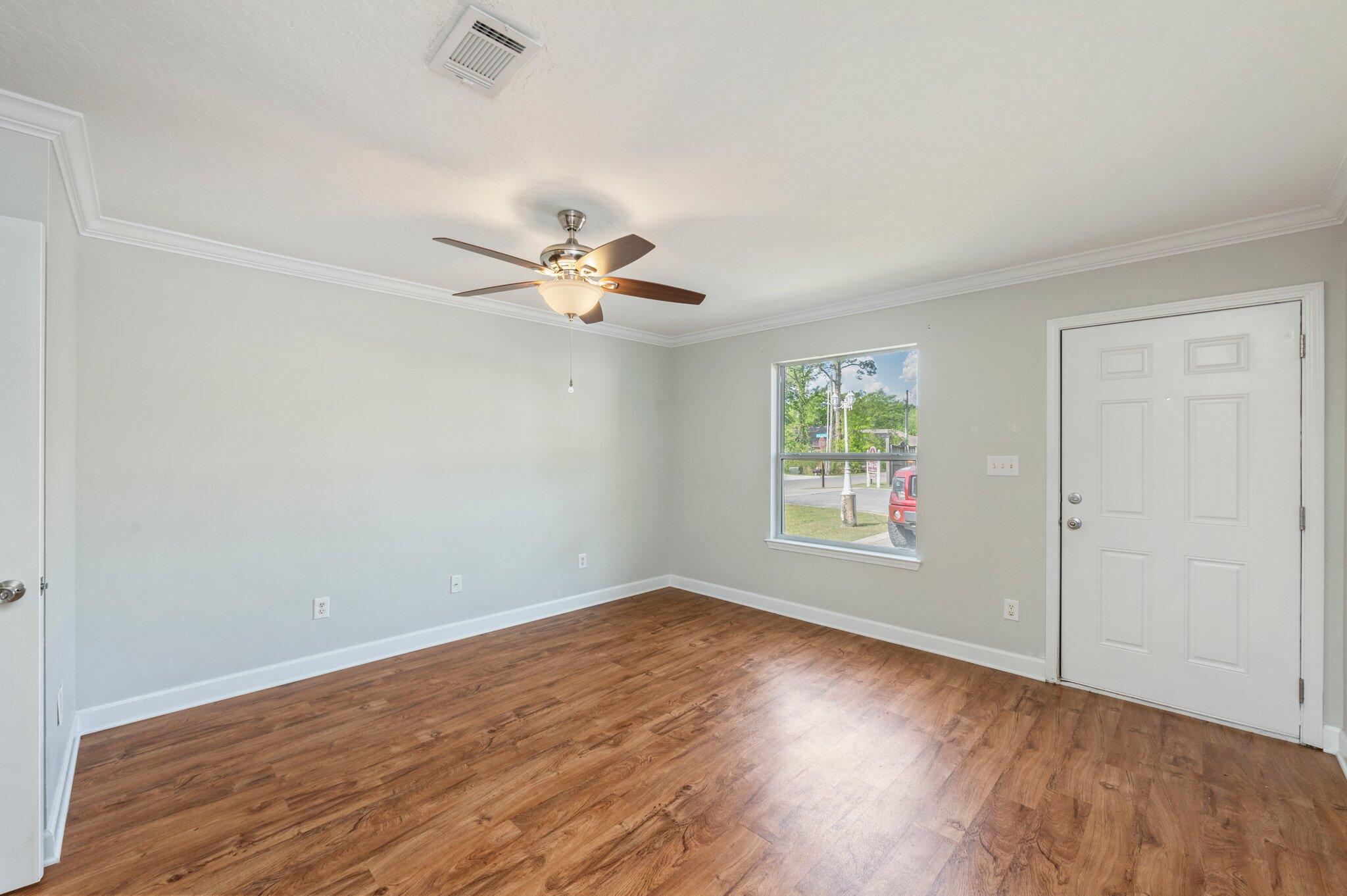 SHAY LIN T/H - Residential